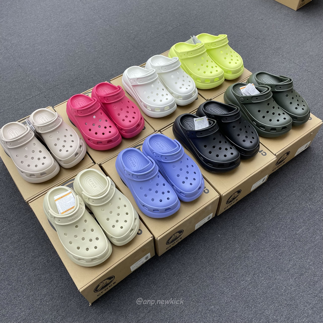 Crocs Classic Crush Clog Bone Multi Black White Green Blue Grey Red Green Dark Green Brown 207521 (2) - www.newkick.vip Crocs Classic Crush Clog Bone Multi Black White Green Blue Grey Red Green Dark Green Brown 207521 (2) - www.newkick.vip