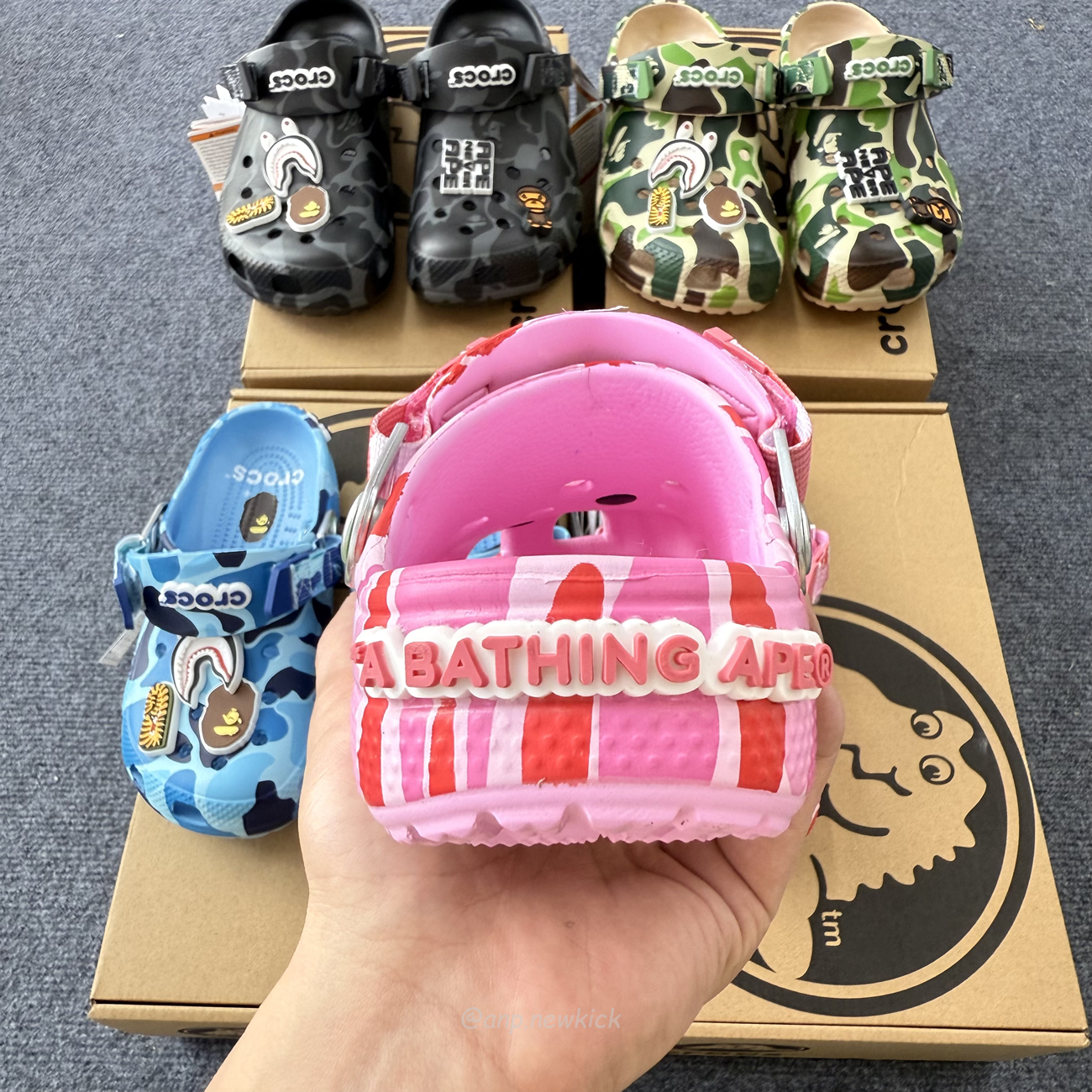 Crocs Classic Clog A Bathing Ape Abc Camo Blue Green Pink Black 209627 4tb (10) - www.newkick.org Crocs Classic Clog A Bathing Ape Abc Camo Blue Green Pink Black 209627 4tb (10) - www.newkick.org