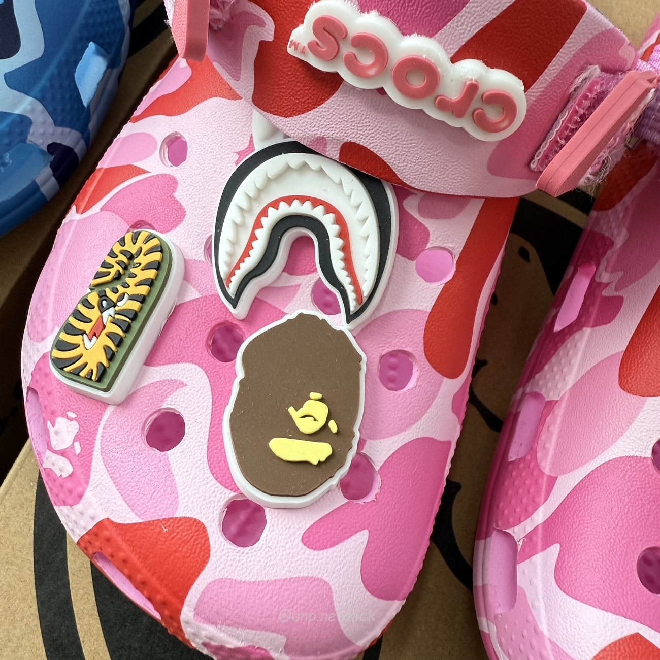 Crocs Classic Clog A Bathing Ape Abc Camo Blue Green Pink Black 209627 4tb (13) - www.newkick.org Crocs Classic Clog A Bathing Ape Abc Camo Blue Green Pink Black 209627 4tb (13) - www.newkick.org