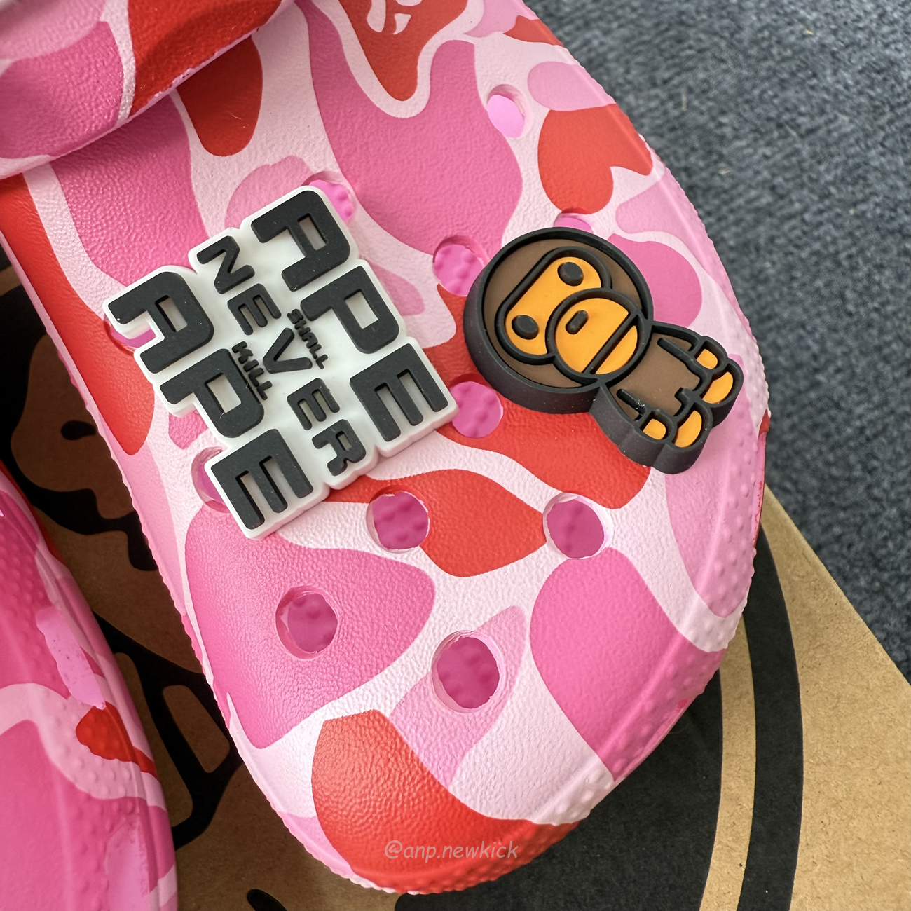 Crocs Classic Clog A Bathing Ape Abc Camo Blue Green Pink Black 209627 4tb (14) - www.newkick.org Crocs Classic Clog A Bathing Ape Abc Camo Blue Green Pink Black 209627 4tb (14) - www.newkick.org