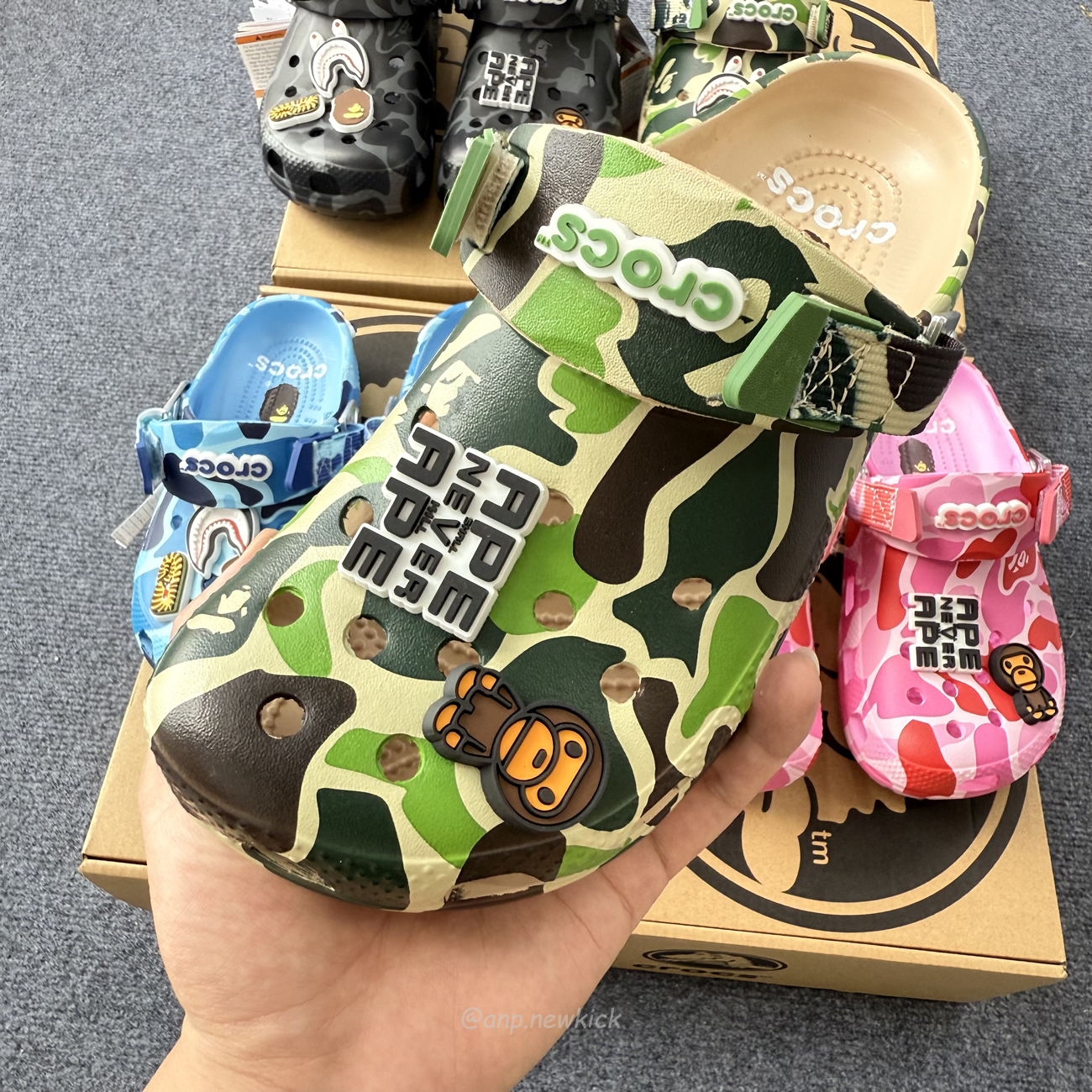 Crocs Classic Clog A Bathing Ape Abc Camo Blue Green Pink Black 209627 4tb (3) - www.newkick.org Crocs Classic Clog A Bathing Ape Abc Camo Blue Green Pink Black 209627 4tb (3) - www.newkick.org