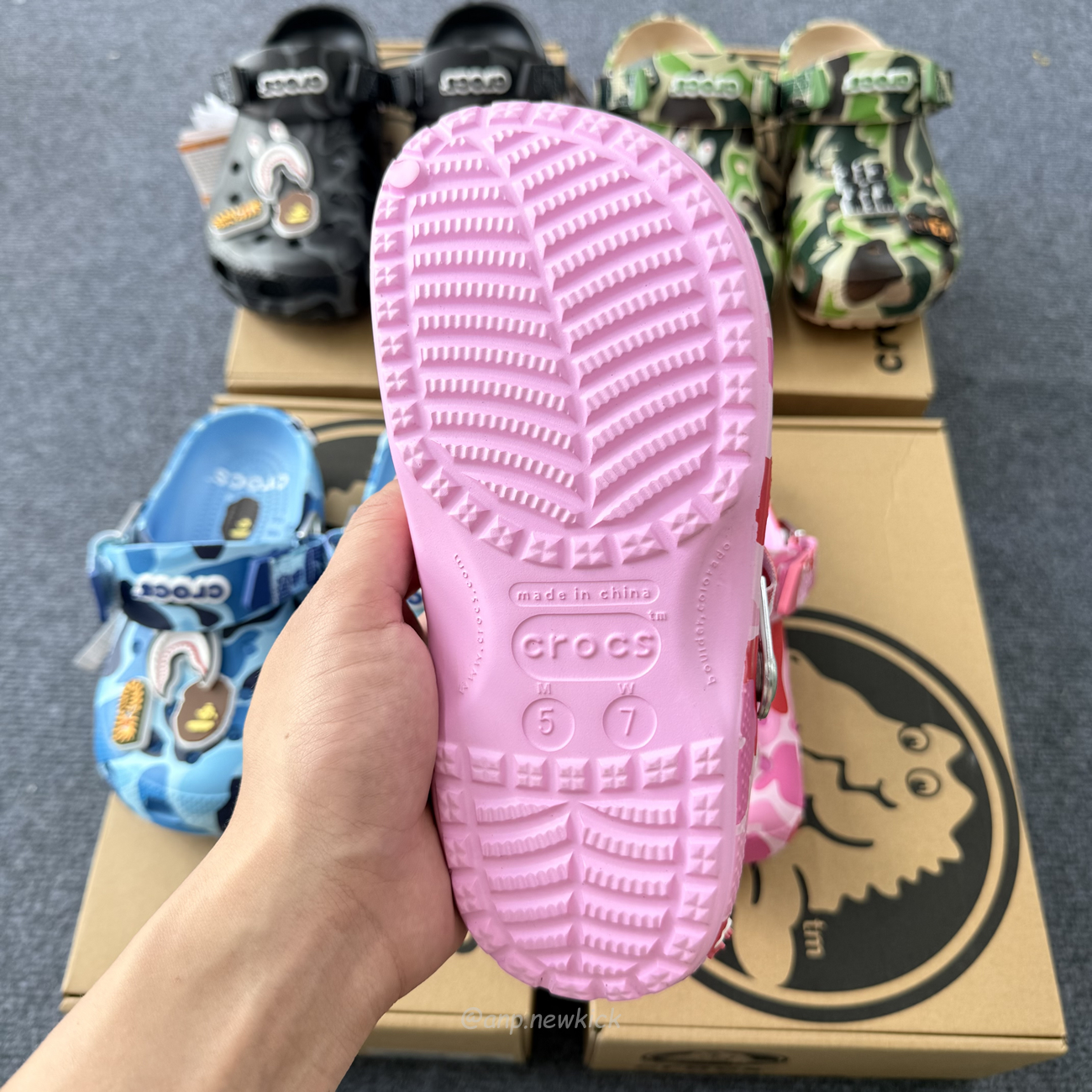 Crocs Classic Clog A Bathing Ape Abc Camo Blue Green Pink Black 209627 4tb (4) - www.newkick.org Crocs Classic Clog A Bathing Ape Abc Camo Blue Green Pink Black 209627 4tb (4) - www.newkick.org