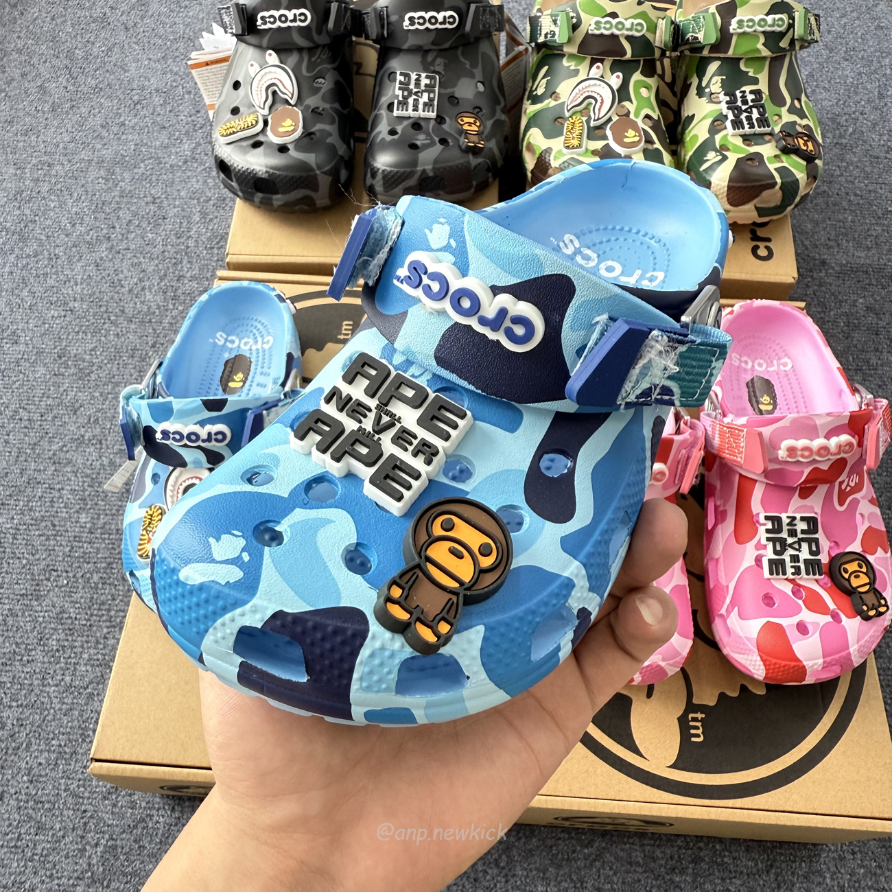 Crocs Classic Clog A Bathing Ape Abc Camo Blue Green Pink Black 209627 4tb (5) - www.newkick.org Crocs Classic Clog A Bathing Ape Abc Camo Blue Green Pink Black 209627 4tb (5) - www.newkick.org
