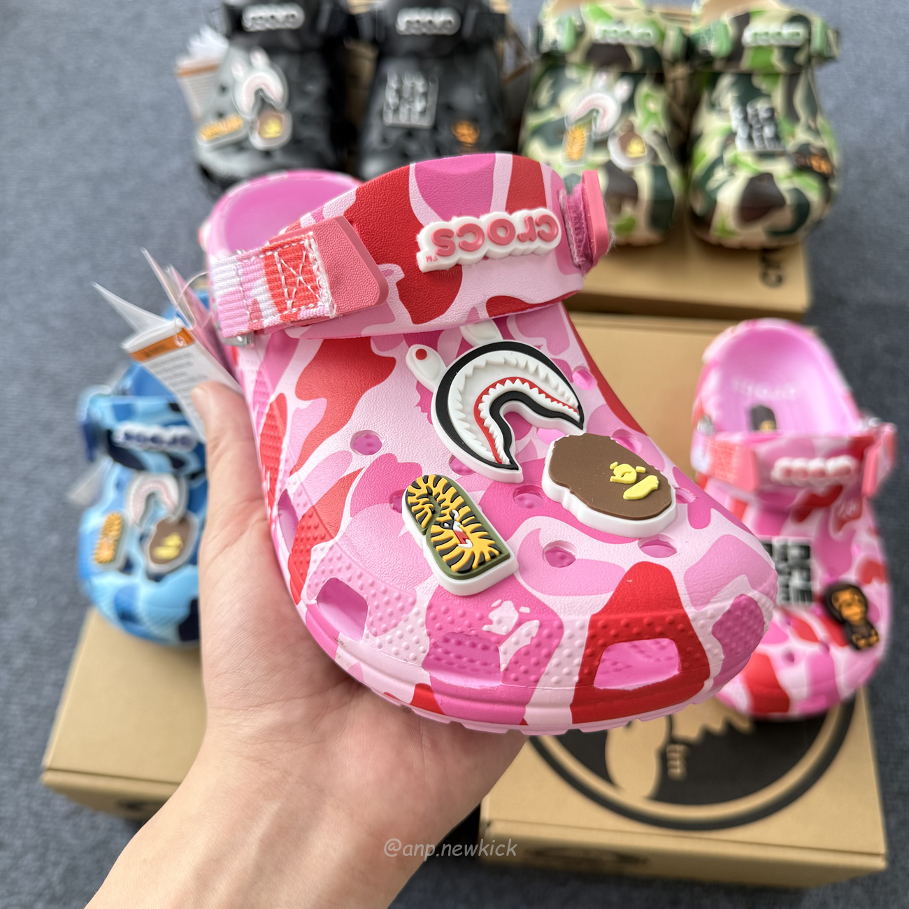 Crocs Classic Clog A Bathing Ape Abc Camo Blue Green Pink Black 209627 4tb (6) - www.newkick.org Crocs Classic Clog A Bathing Ape Abc Camo Blue Green Pink Black 209627 4tb (6) - www.newkick.org