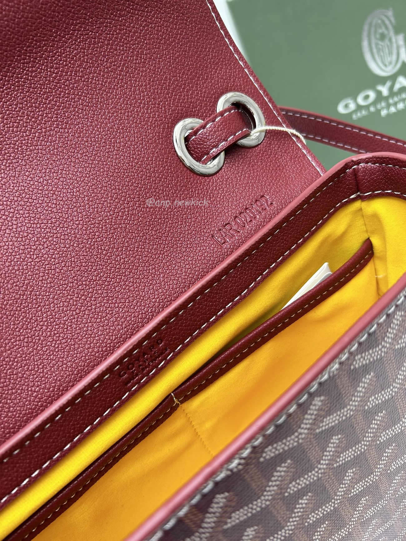 Goyard 233 Messenger Bag 17 Cm X 8 Cm X 25 Cm (25) - www.newkick.org Goyard 233 Messenger Bag 17 Cm X 8 Cm X 25 Cm (25) - www.newkick.org