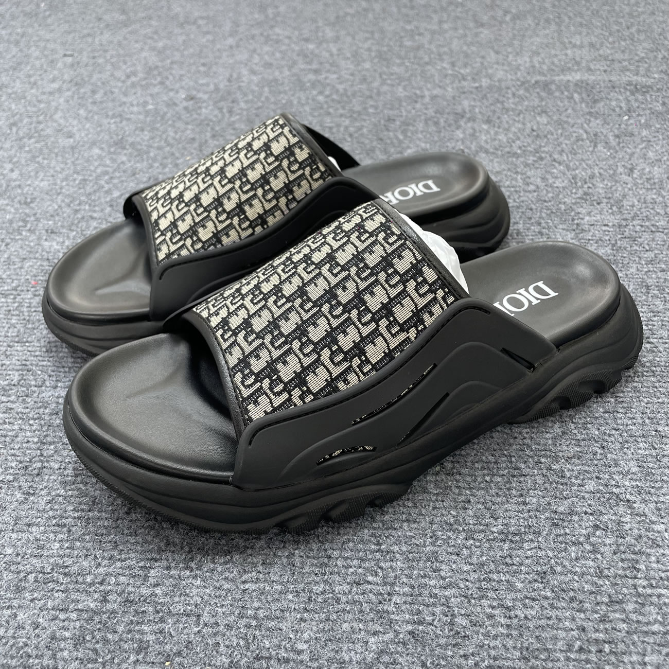 Dior Slippers Men Black 3sa132zyf H516 (7) - www.newkick.org Dior Slippers Men Black 3sa132zyf H516 (7) - www.newkick.org
