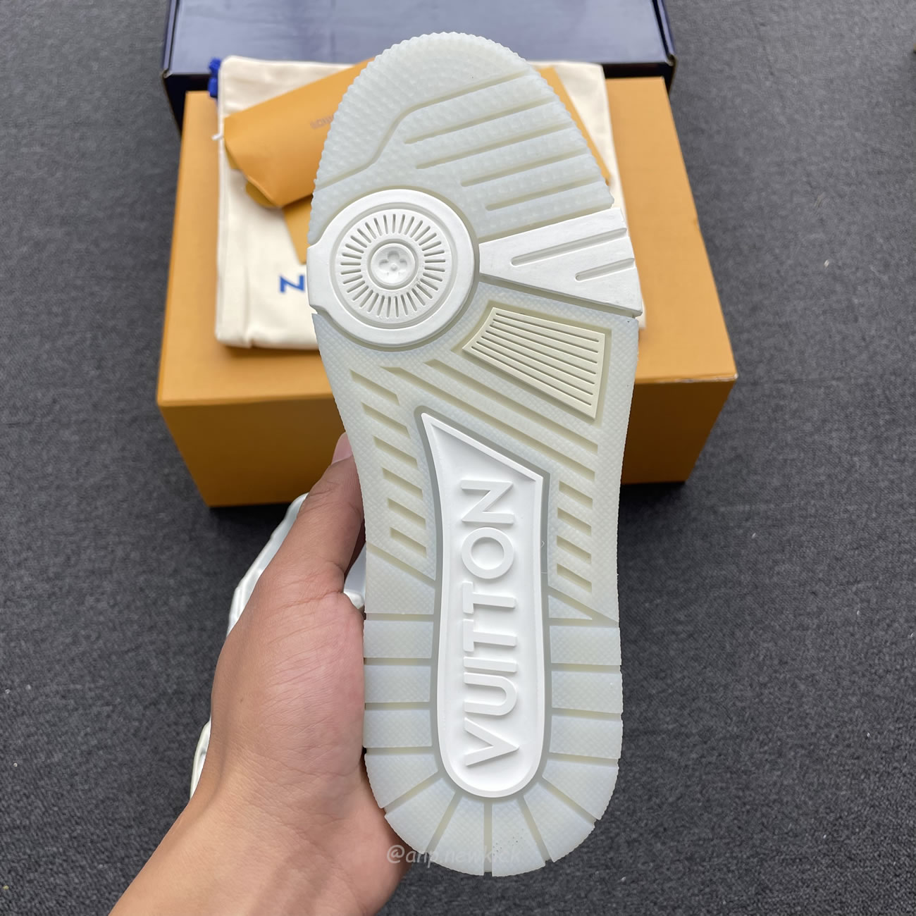 Louis Vuitton Trainer White Signature 51bcolre (11) - www.newkick.org Louis Vuitton Trainer White Signature 51bcolre (11) - www.newkick.org