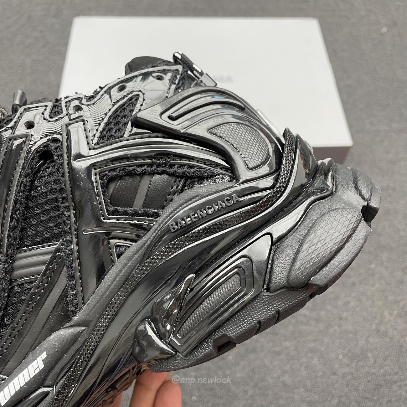 Balenciaga Runner Black 677403w3rb11000 (5) - www.newkick.org