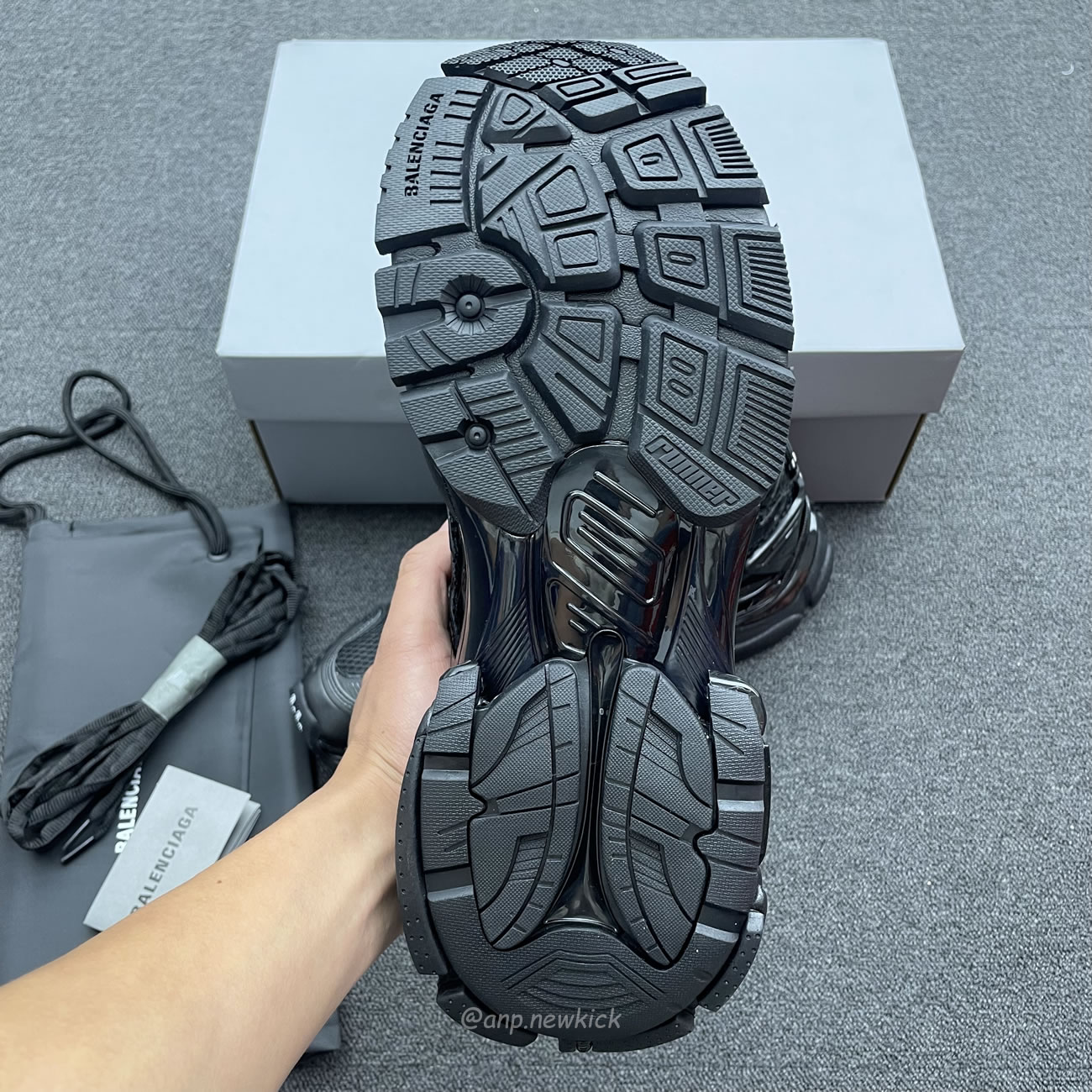 Balenciaga Runner Black 677403w3rb11000 (8) - www.newkick.org