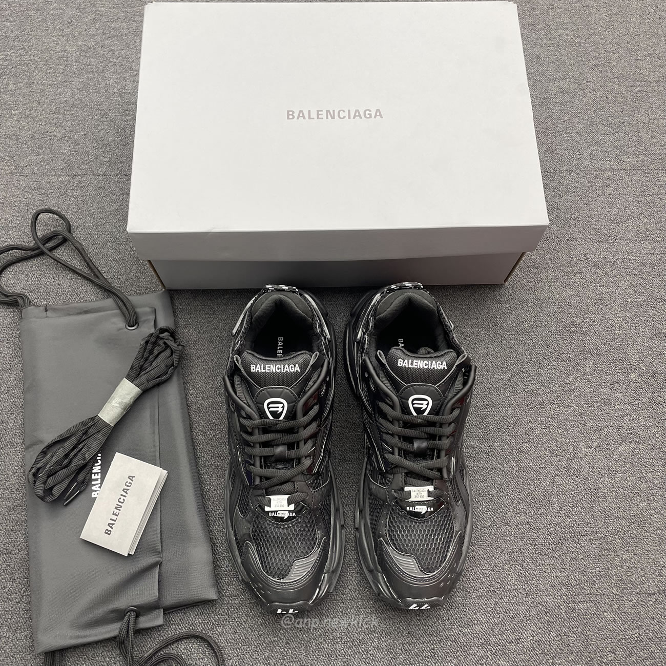 Balenciaga Runner Black 677403w3rb11000 (9) - www.newkick.org
