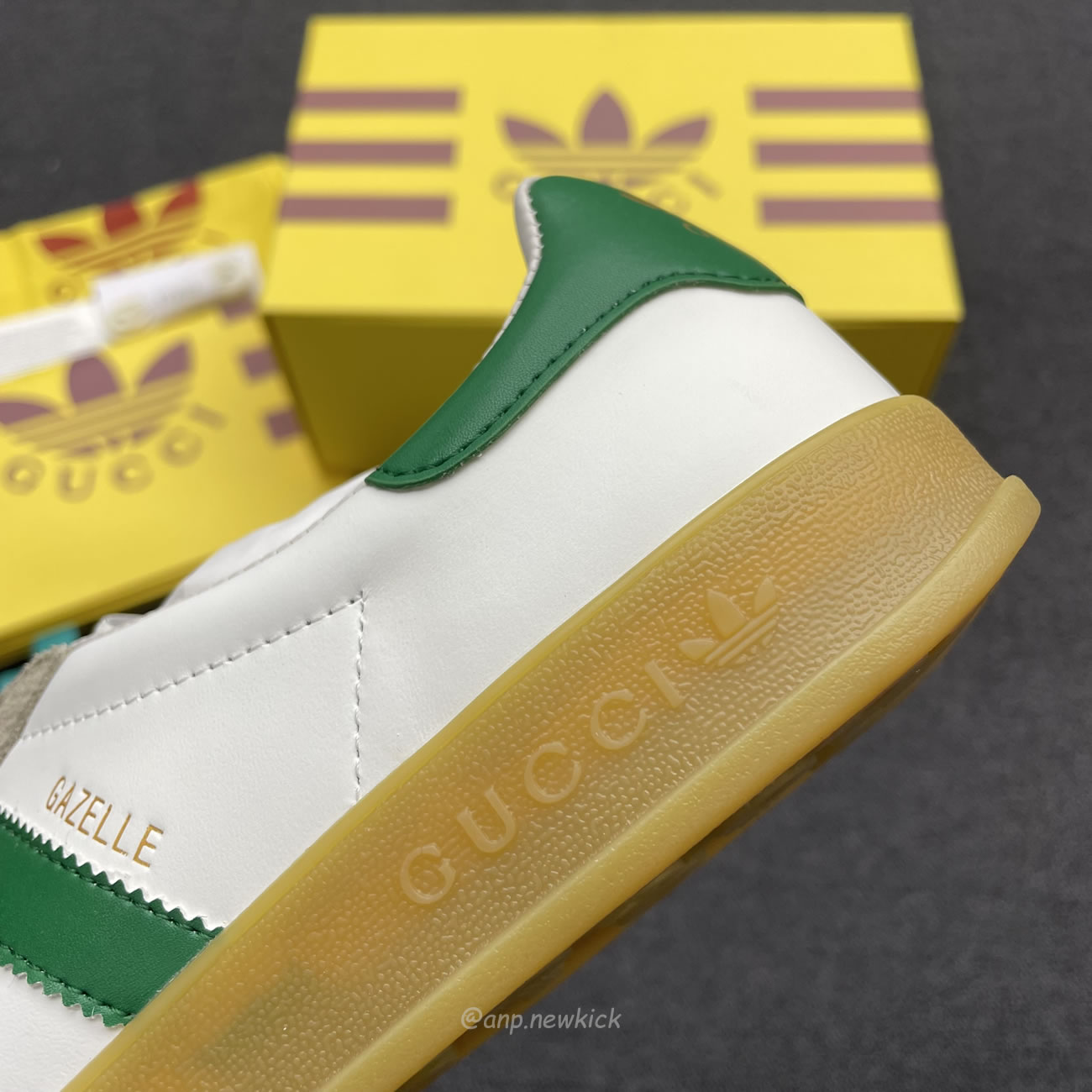 Adidas X Gucci Gazelle White Green Red 726487 Aaa43 9547 (3) - www.newkick.vip Adidas X Gucci Gazelle White Green Red 726487 Aaa43 9547 (3) - www.newkick.vip