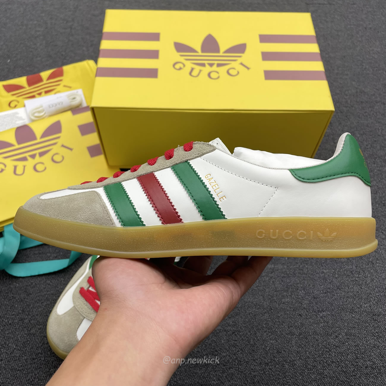 Adidas X Gucci Gazelle White Green Red 726487 Aaa43 9547 (7) - www.newkick.vip Adidas X Gucci Gazelle White Green Red 726487 Aaa43 9547 (7) - www.newkick.vip