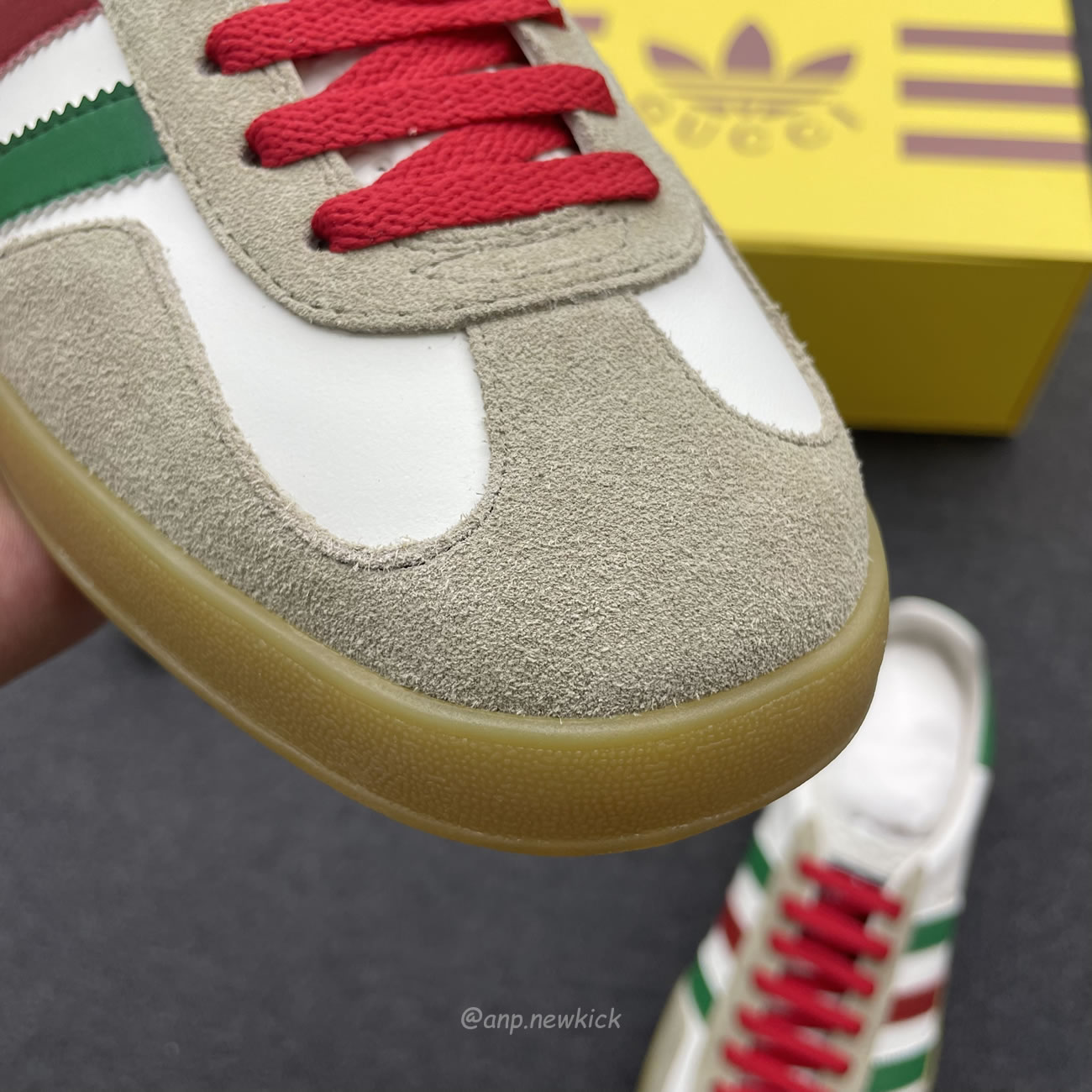 Adidas X Gucci Gazelle White Green Red 726487 Aaa43 9547 (9) - www.newkick.vip Adidas X Gucci Gazelle White Green Red 726487 Aaa43 9547 (9) - www.newkick.vip