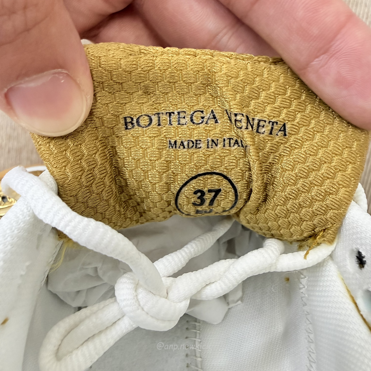 Bottega Veneta Orbit Sneaker Gold 741357 V2x40 7043 (9) - www.newkick.org Bottega Veneta Orbit Sneaker Gold 741357 V2x40 7043 (9) - www.newkick.org