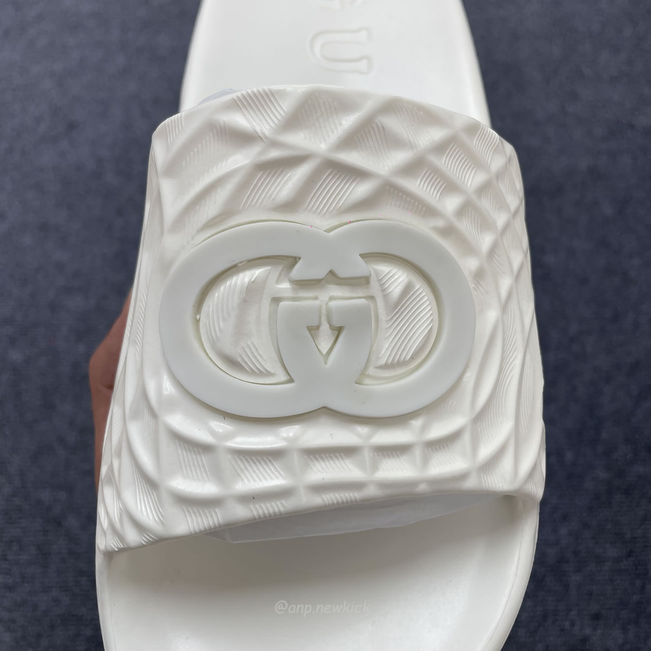 Gucci Slide Sandal Interlocking G Water Ripples 770801 J8710 1000 (4) - www.newkick.org Gucci Slide Sandal Interlocking G Water Ripples 770801 J8710 1000 (4) - www.newkick.org