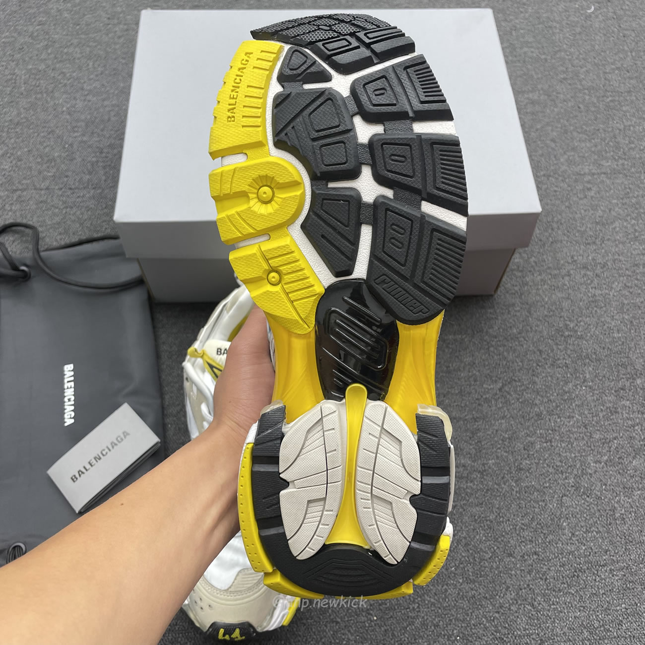 Balenciaga Runner Nylon Grey White Yellow Womens 772774 W3rny 9170 (11) - www.newkick.vip Balenciaga Runner Nylon Grey White Yellow Womens 772774 W3rny 9170 (11) - www.newkick.vip