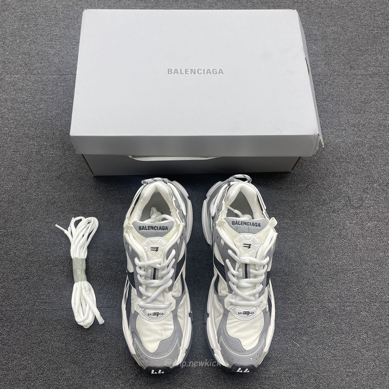 Balenciaga Runner Grey White Black 772774w3rny9012 (7) - www.newkick.org Balenciaga Runner Grey White Black 772774w3rny9012 (7) - www.newkick.org