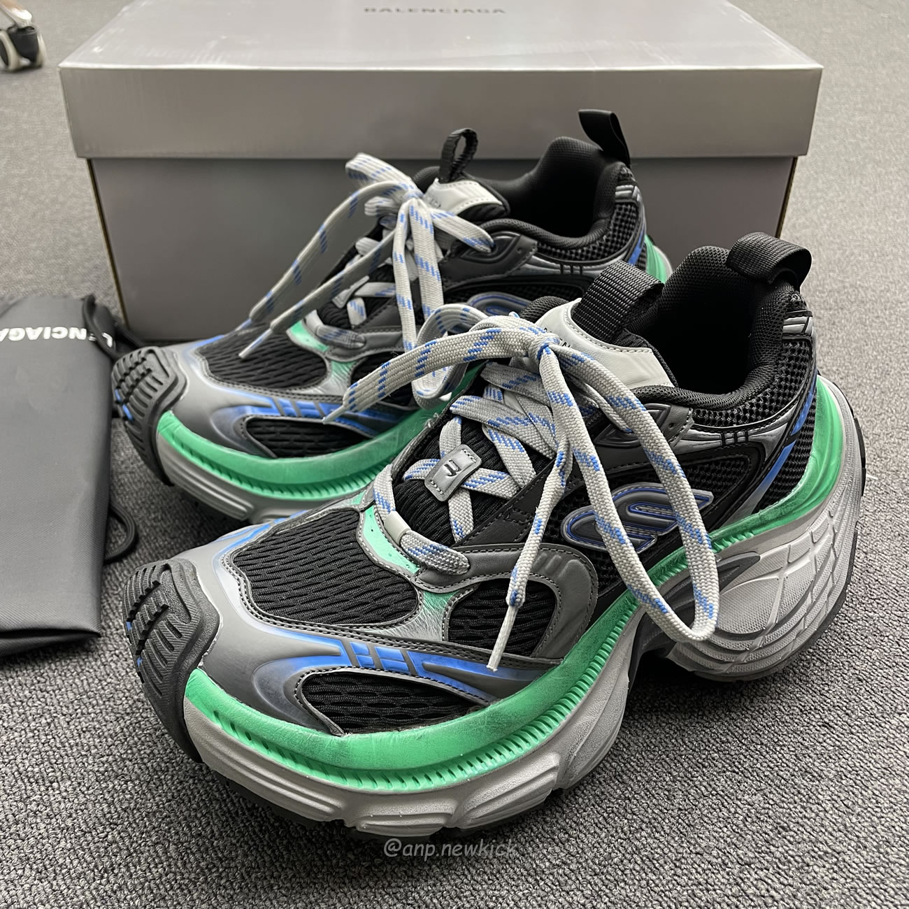 Balenciaga Fall 2024 10xl Mesh Tpu Grey Green 784344 W2mv2 1143 (7) - www.newkick.org