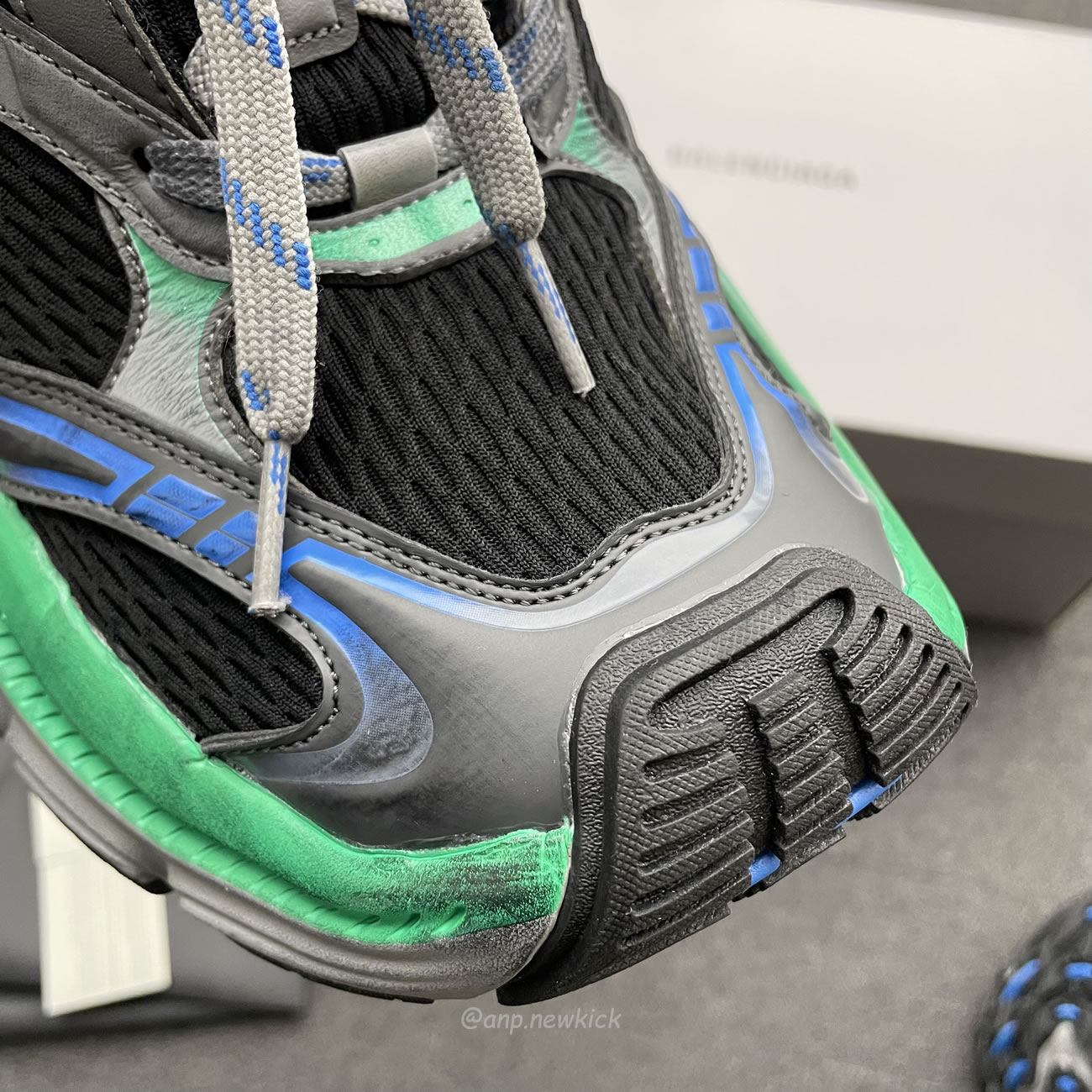 Balenciaga Fall 2024 10xl Mesh Tpu Grey Green 784344 W2mv2 1143 (8) - www.newkick.org