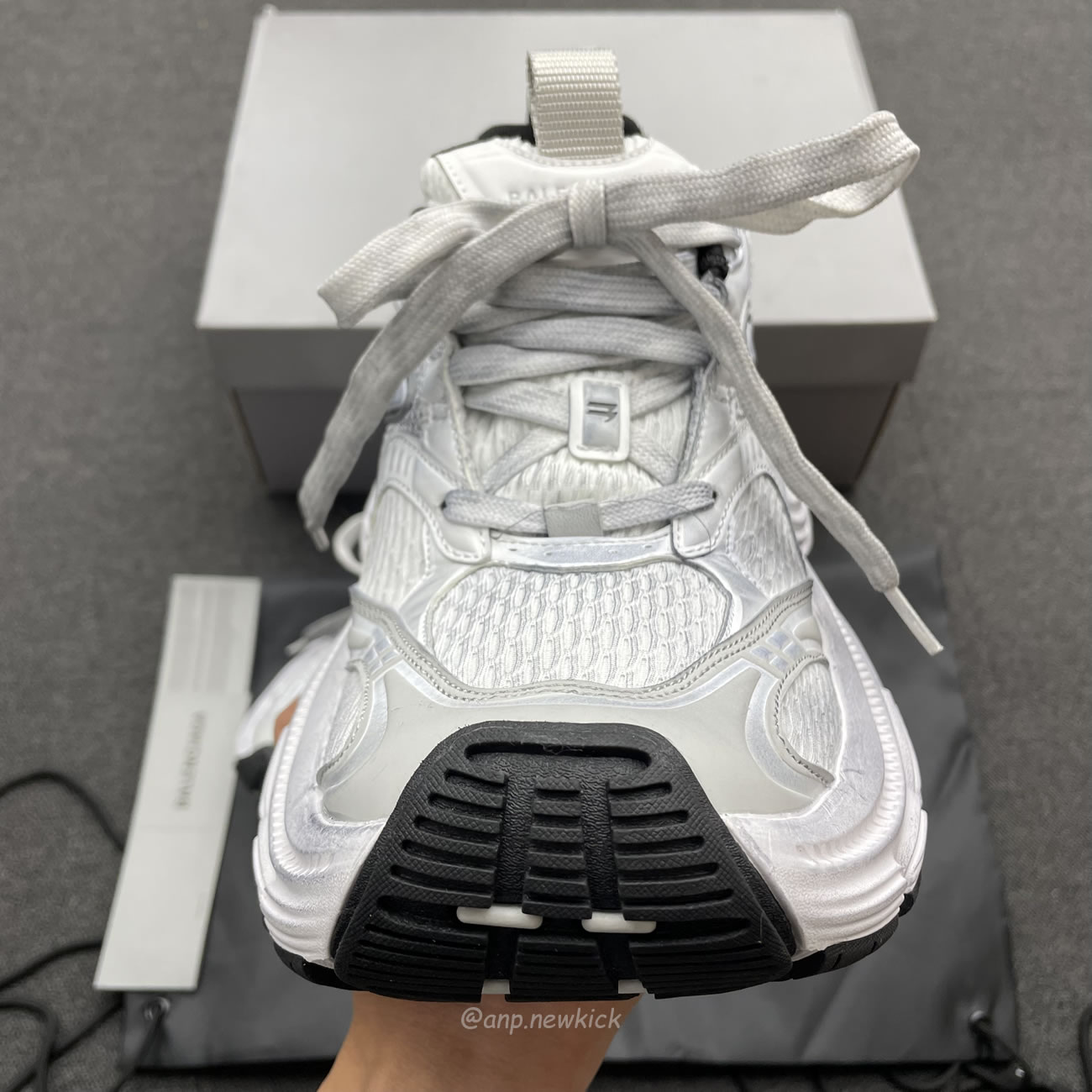 Balenciaga Fall 2024 10xl White 784344 W2mv2 9110 (10) - www.newkick.org Balenciaga Fall 2024 10xl White 784344 W2mv2 9110 (10) - www.newkick.org