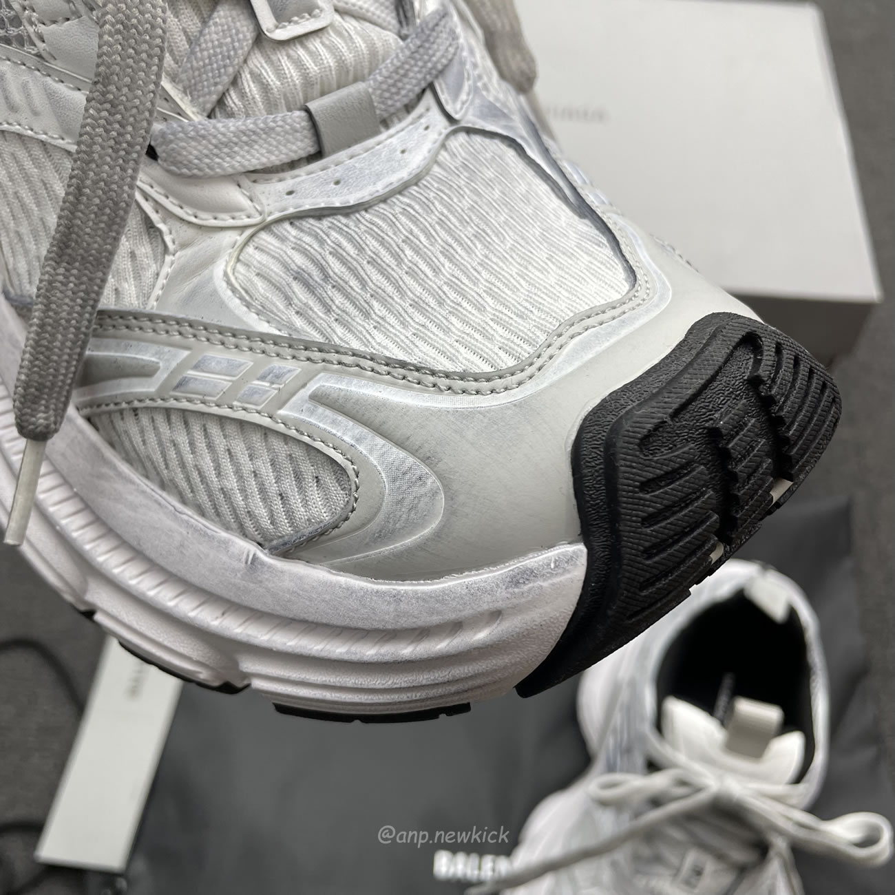 Balenciaga Fall 2024 10xl White 784344 W2mv2 9110 (4) - www.newkick.org Balenciaga Fall 2024 10xl White 784344 W2mv2 9110 (4) - www.newkick.org