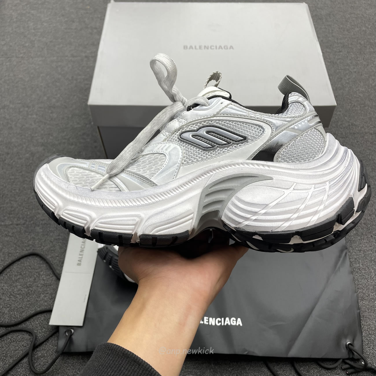 Balenciaga Fall 2024 10xl White 784344 W2mv2 9110 (5) - www.newkick.org Balenciaga Fall 2024 10xl White 784344 W2mv2 9110 (5) - www.newkick.org