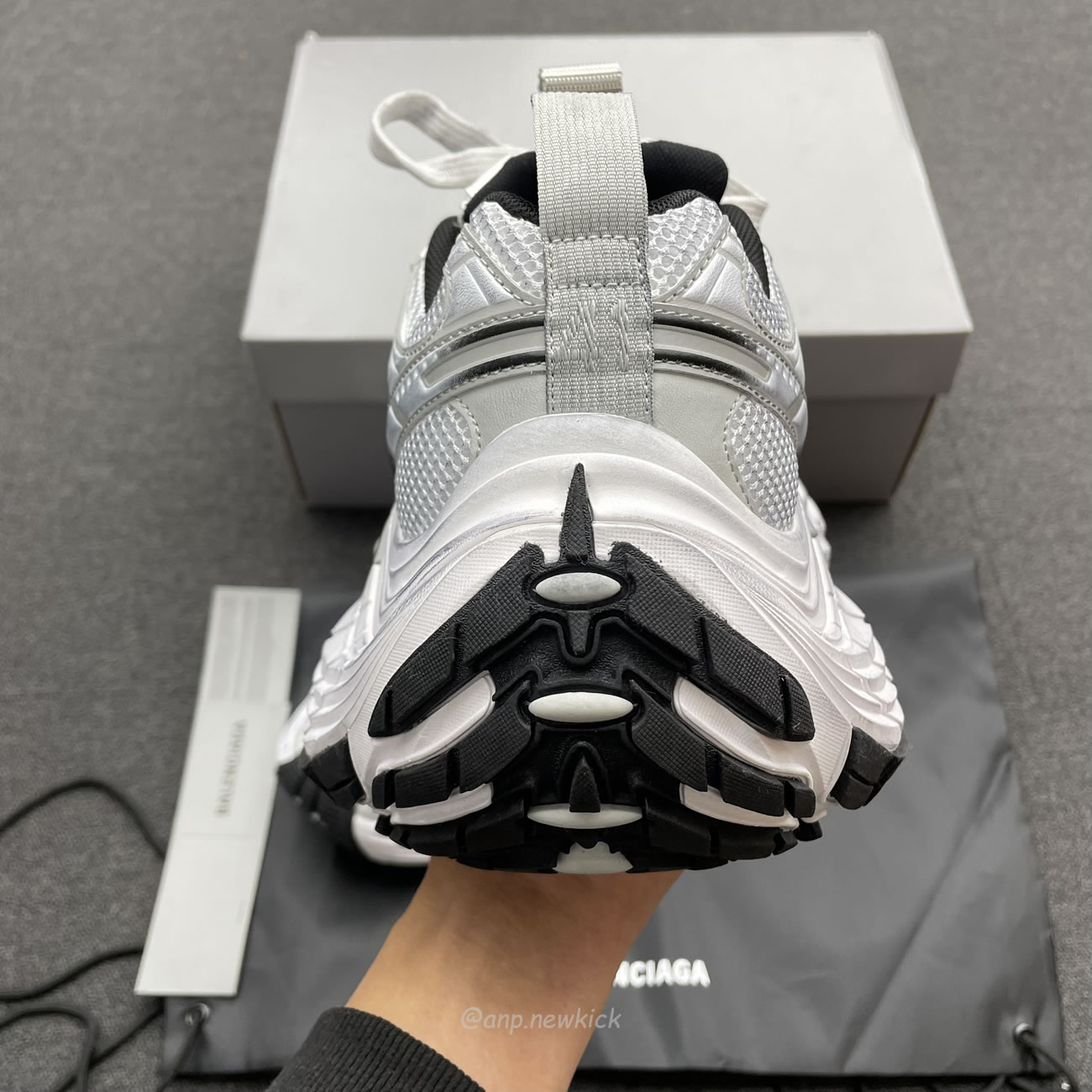 Balenciaga Fall 2024 10xl White 784344 W2mv2 9110 (8) - www.newkick.org Balenciaga Fall 2024 10xl White 784344 W2mv2 9110 (8) - www.newkick.org