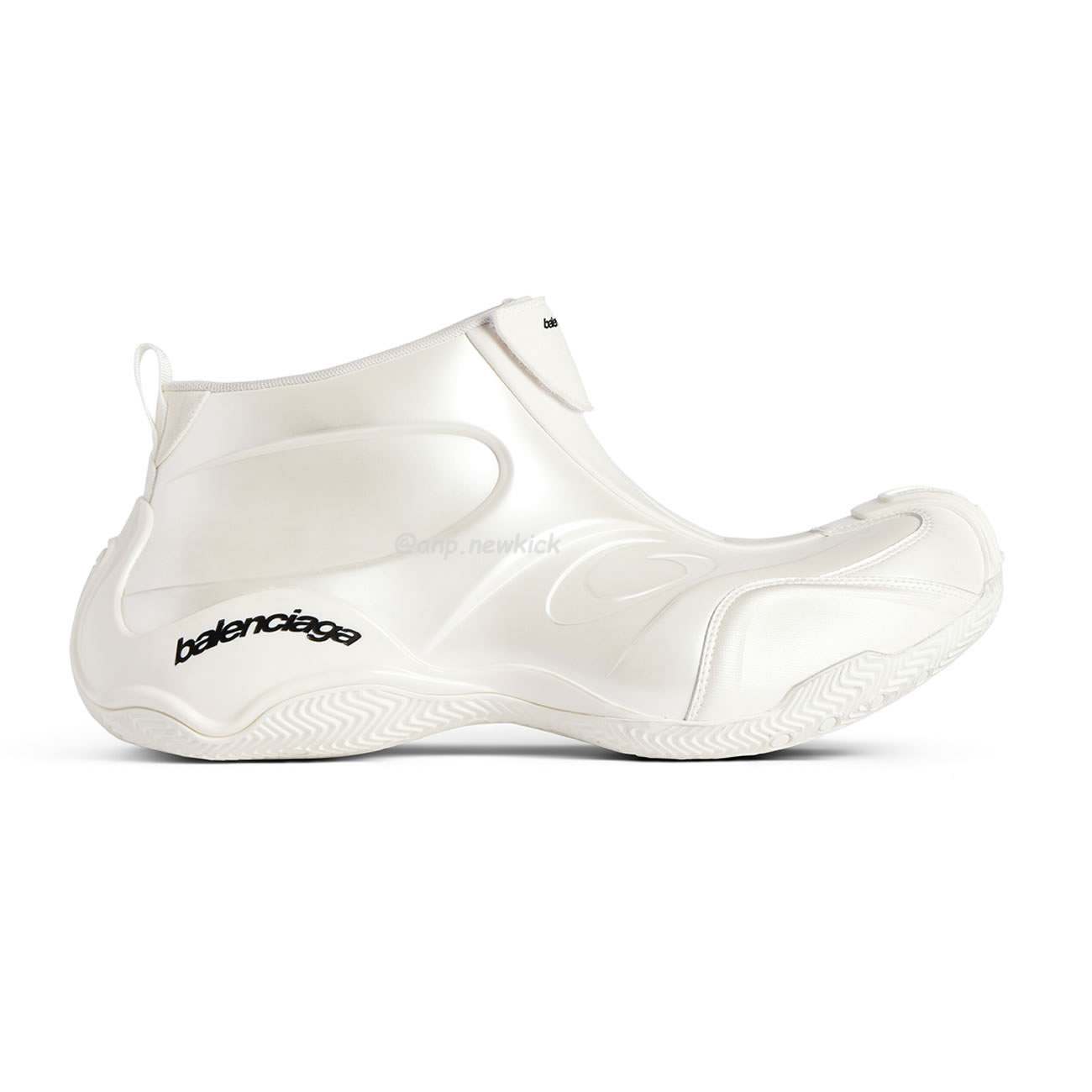Balenciaga Basketball Sneaker In White 824909 Wbkbm9000 (1) - www.newkick.org Balenciaga Basketball Sneaker In White 824909 Wbkbm9000 (1) - www.newkick.org