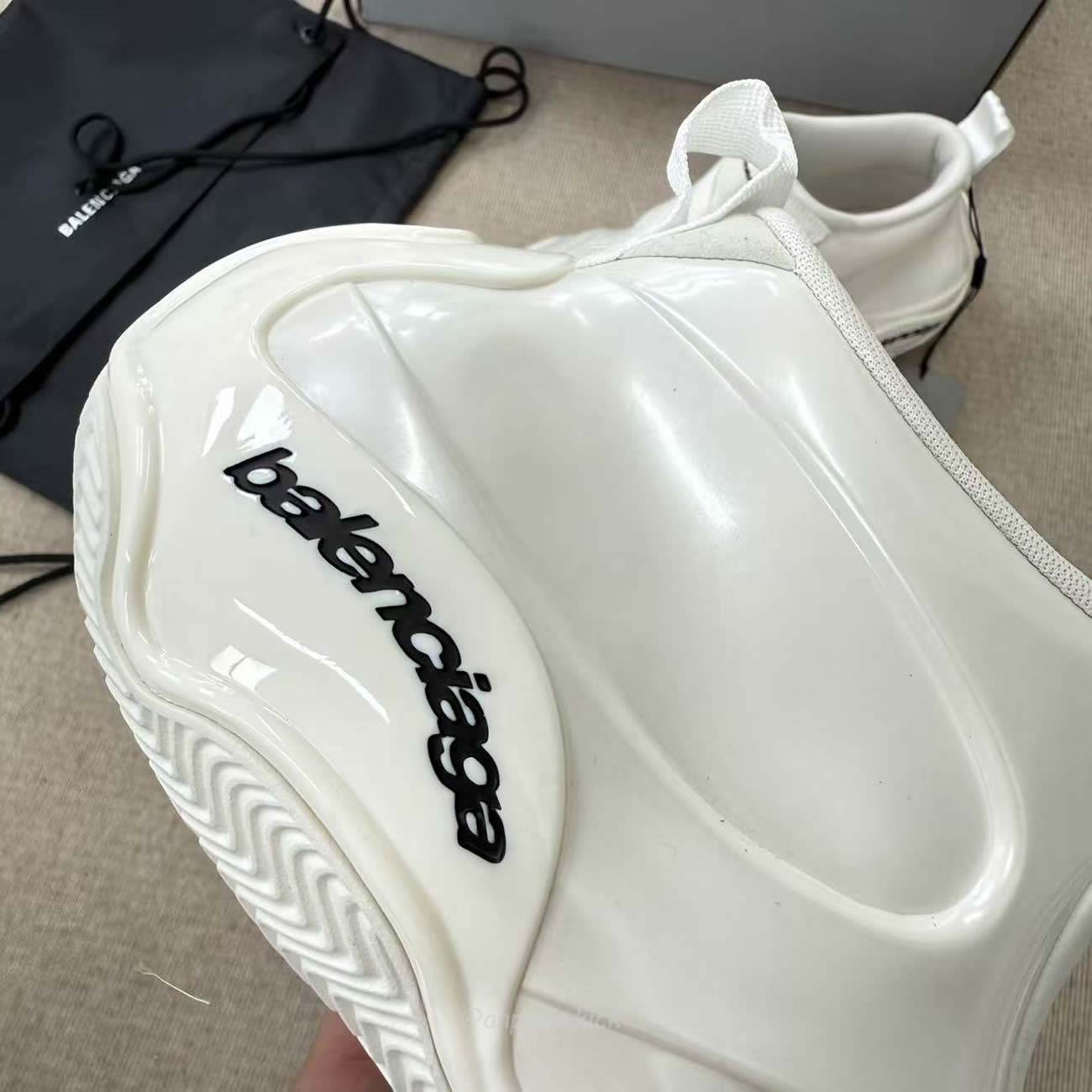 Balenciaga Basketball Sneaker In White 824909 Wbkbm9000 (8) - www.newkick.org Balenciaga Basketball Sneaker In White 824909 Wbkbm9000 (8) - www.newkick.org