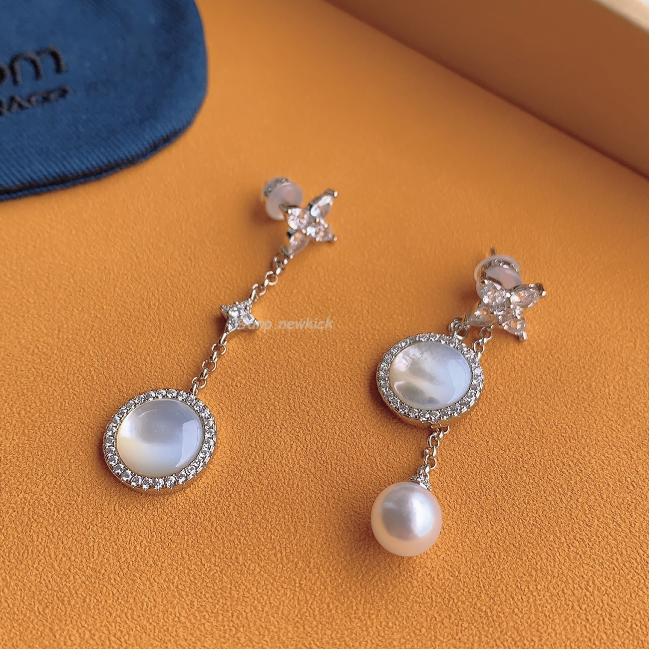 Apm Monaco Star Mother Of Pearl Earrings (5) - www.newkick.vip Apm Monaco Star Mother Of Pearl Earrings (5) - www.newkick.vip