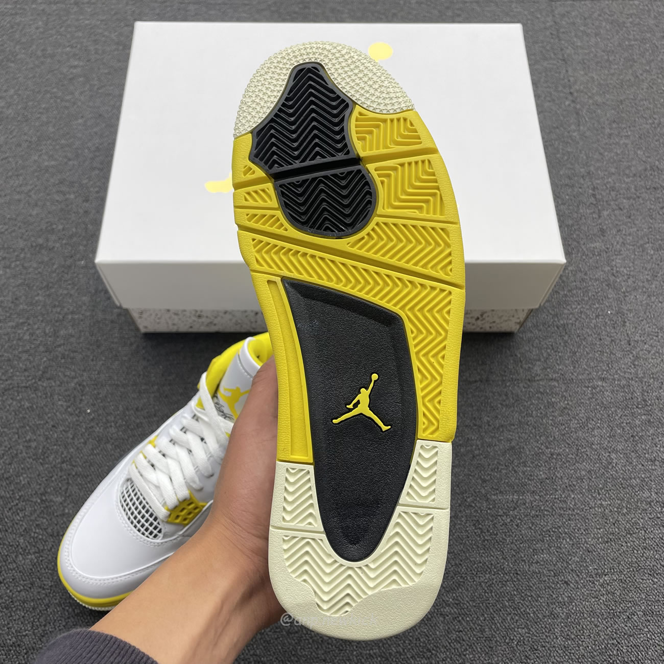 Air Jordan 4 Retro Vivid Sulfur Womens Aq9129 101 (10) - www.newkick.vip Air Jordan 4 Retro Vivid Sulfur Womens Aq9129 101 (10) - www.newkick.vip