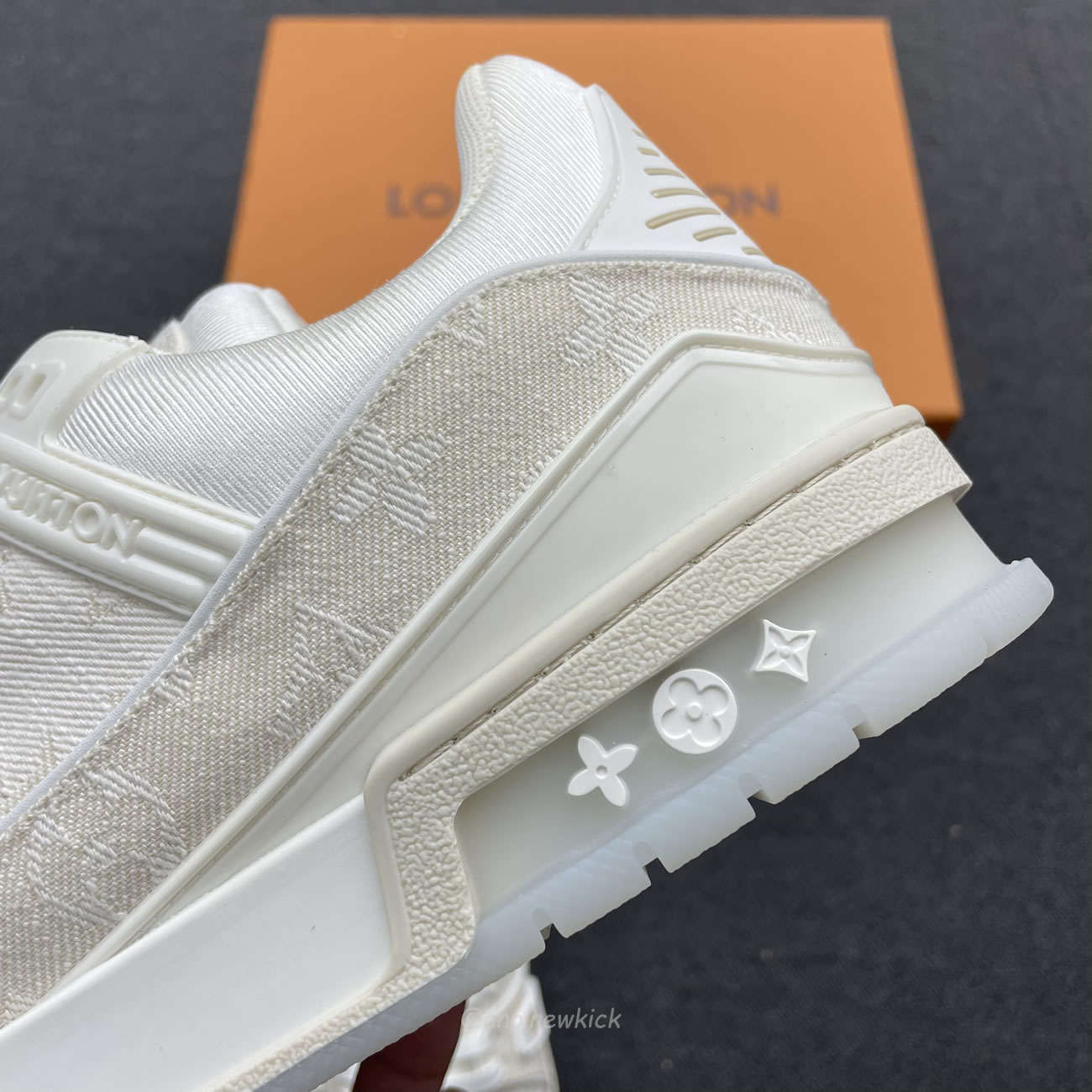 Louis Vuitton Arch Licht Sneaker Beige Cowboy (7) - www.newkick.org Louis Vuitton Arch Licht Sneaker Beige Cowboy (7) - www.newkick.org