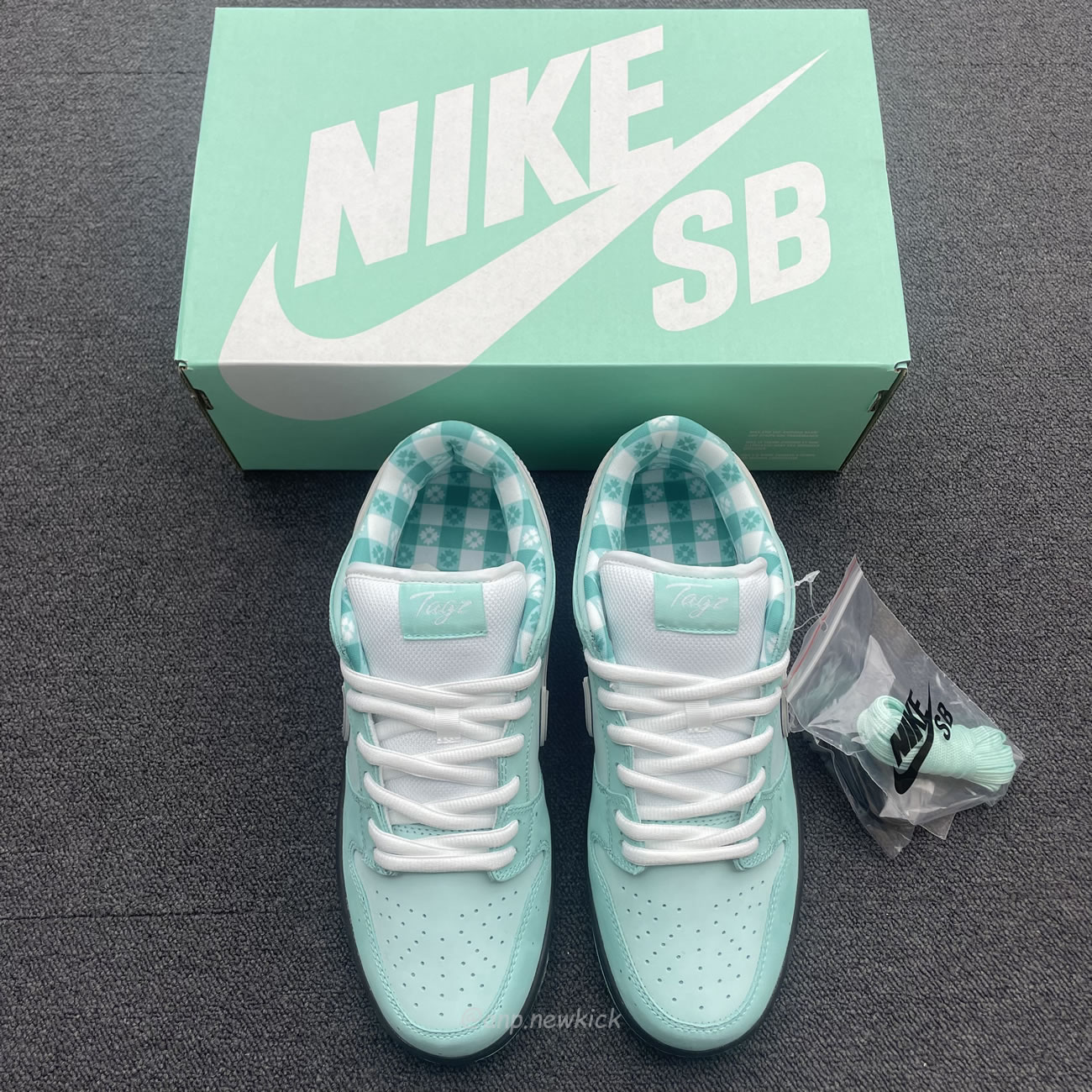 Nike Sb Dunk Low Concepts Tiffany Green Lobster Bv1310 402 (10) - www.newkick.org Nike Sb Dunk Low Concepts Tiffany Green Lobster Bv1310 402 (10) - www.newkick.org