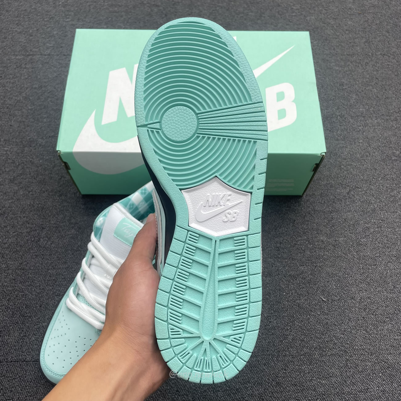 Nike Sb Dunk Low Concepts Tiffany Green Lobster Bv1310 402 (2) - www.newkick.org Nike Sb Dunk Low Concepts Tiffany Green Lobster Bv1310 402 (2) - www.newkick.org
