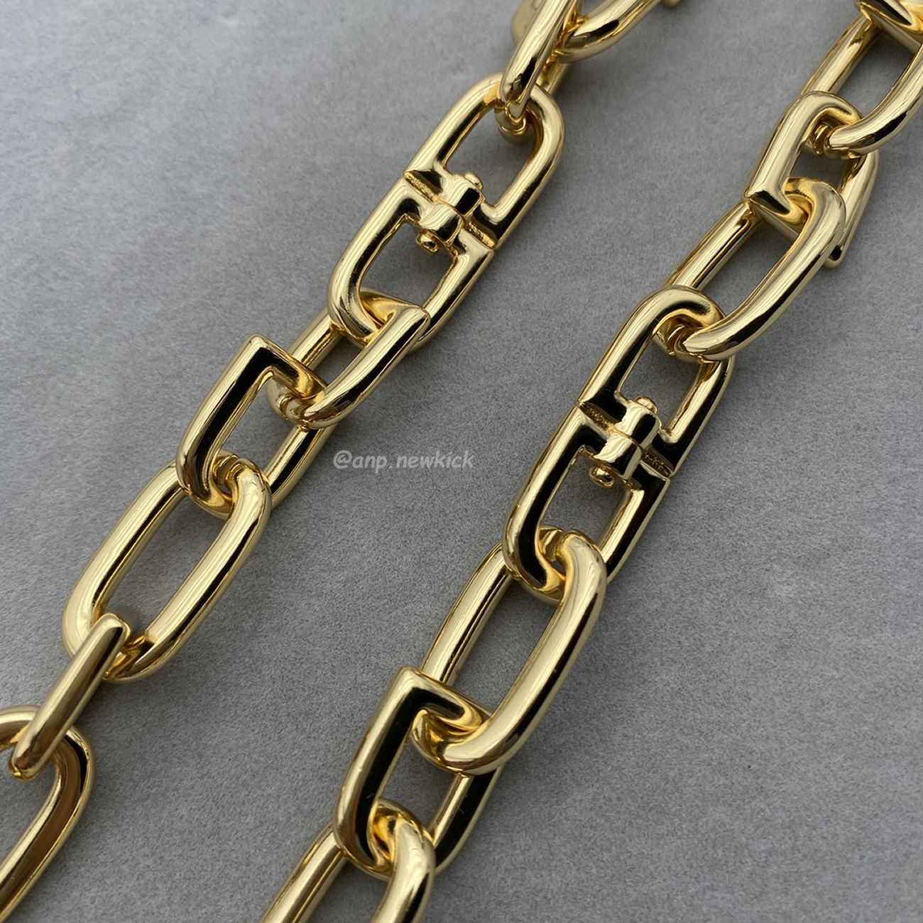 Balenciaga Bracelet (4) - www.newkick.org Balenciaga Bracelet (4) - www.newkick.org