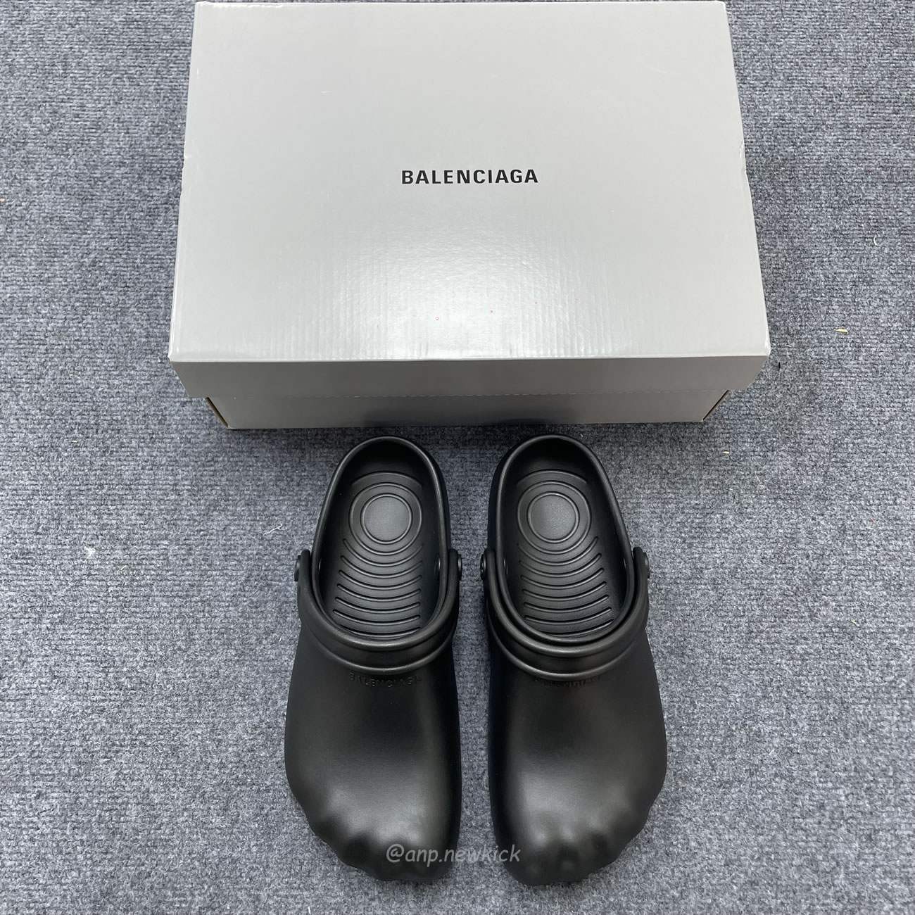 Balenciaga Balenciaga Logo Embossed Slingback Mules (4) - www.newkick.org