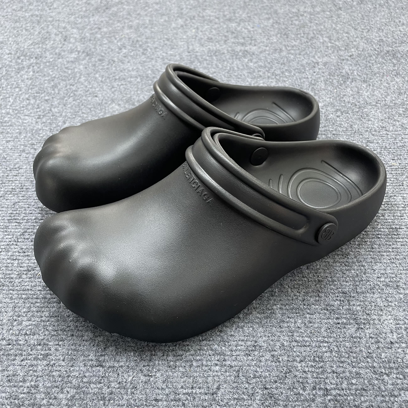 Balenciaga Balenciaga Logo Embossed Slingback Mules (6) - www.newkick.org