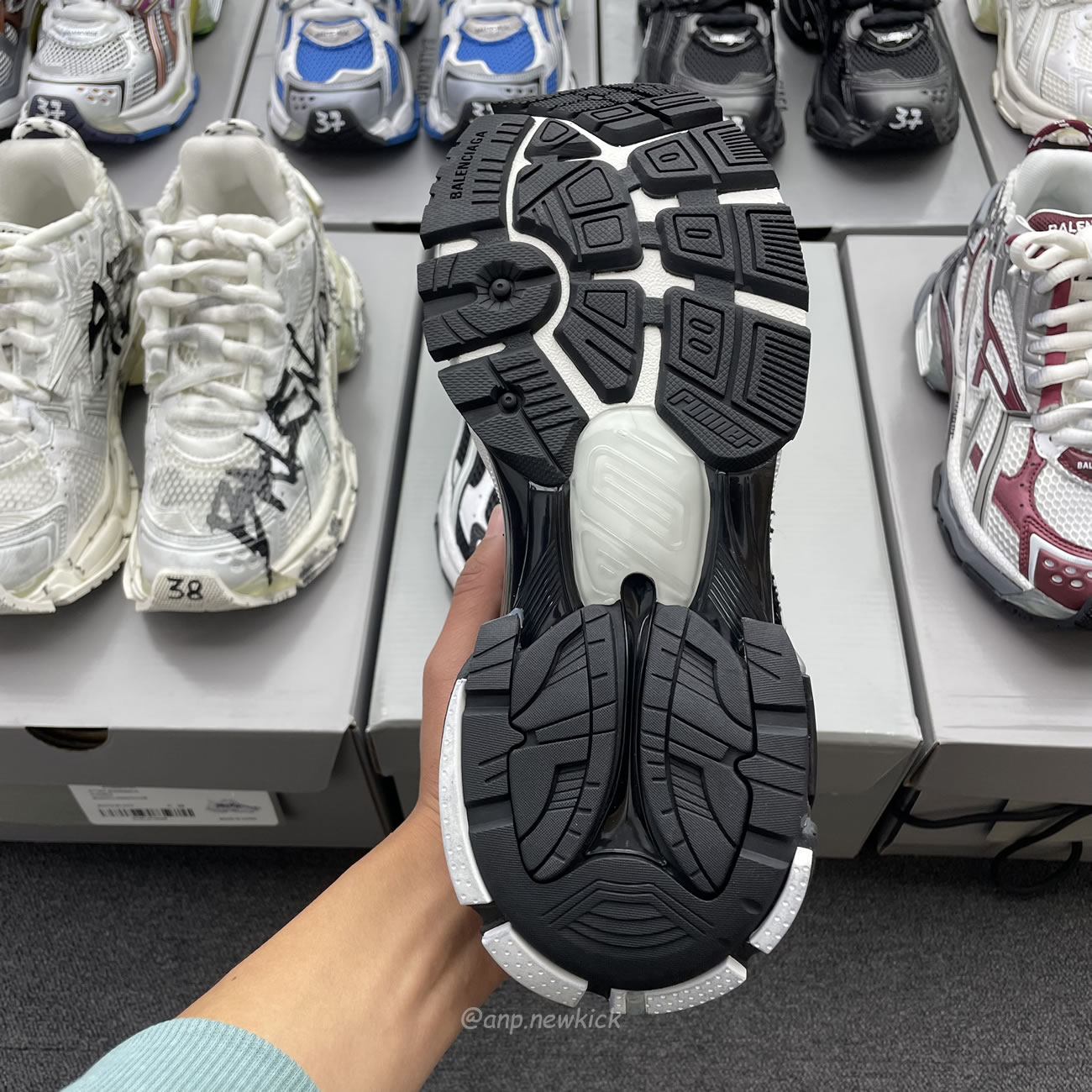 Balenciaga Runner White Grey Silver Black Blue Multicolor Burgundy (7) - www.newkick.org Balenciaga Runner White Grey Silver Black Blue Multicolor Burgundy (7) - www.newkick.org