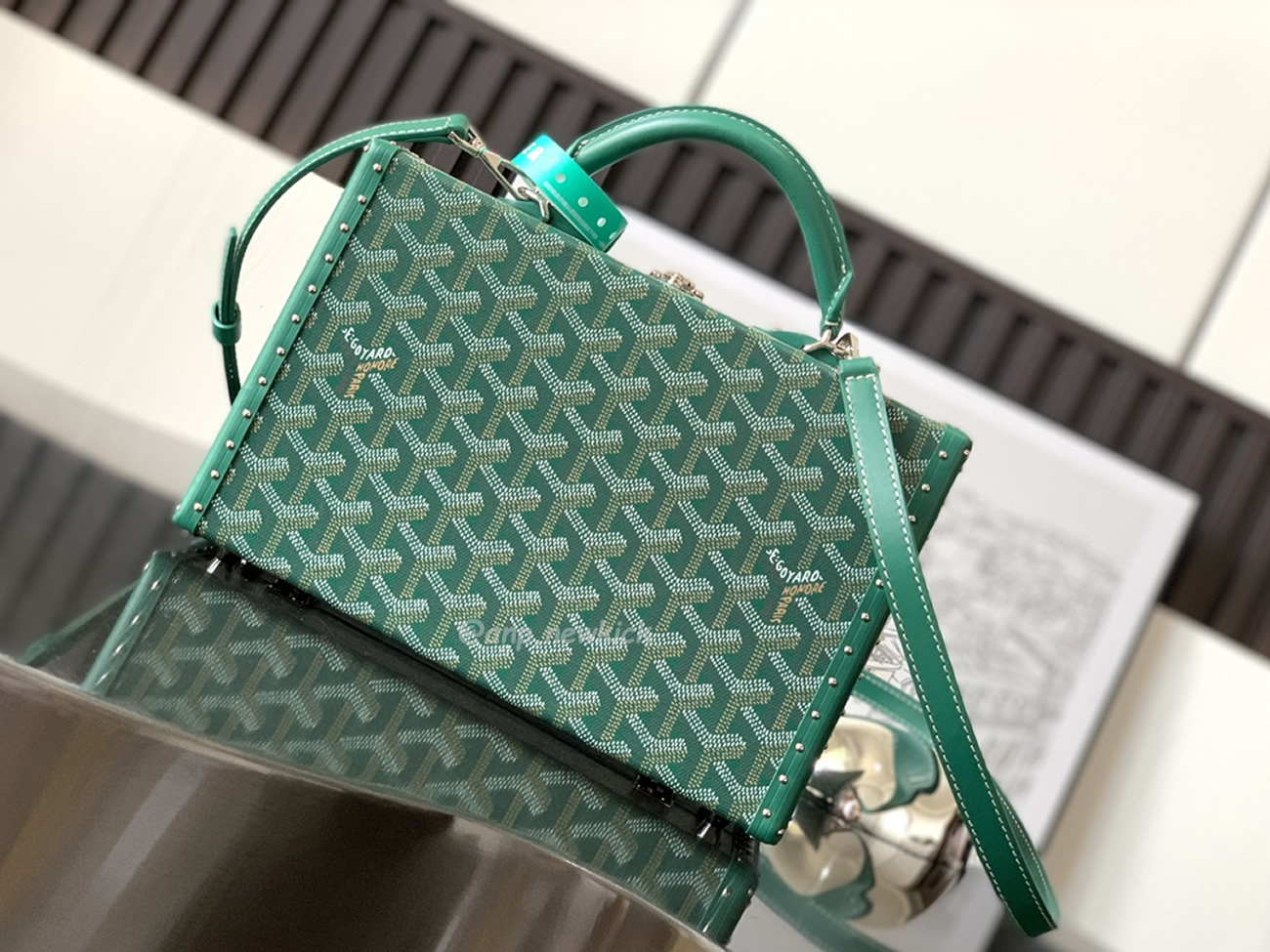 Goyard Grand Hôtel Box Bag 17 Cm X 7.7 Cm X 24.5 Cm (9) - www.newkick.org Goyard Grand Hôtel Box Bag 17 Cm X 7.7 Cm X 24.5 Cm (9) - www.newkick.org