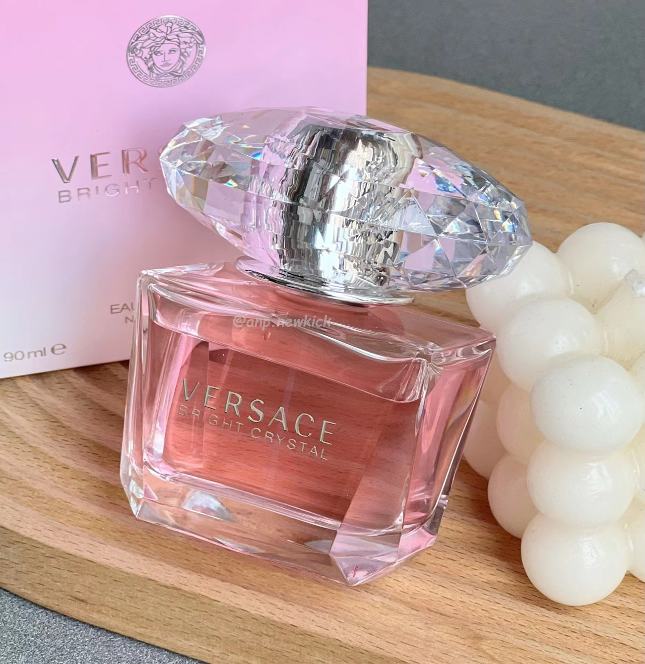 Versace Bright Crystal Edt 90ml (4) - www.newkick.org