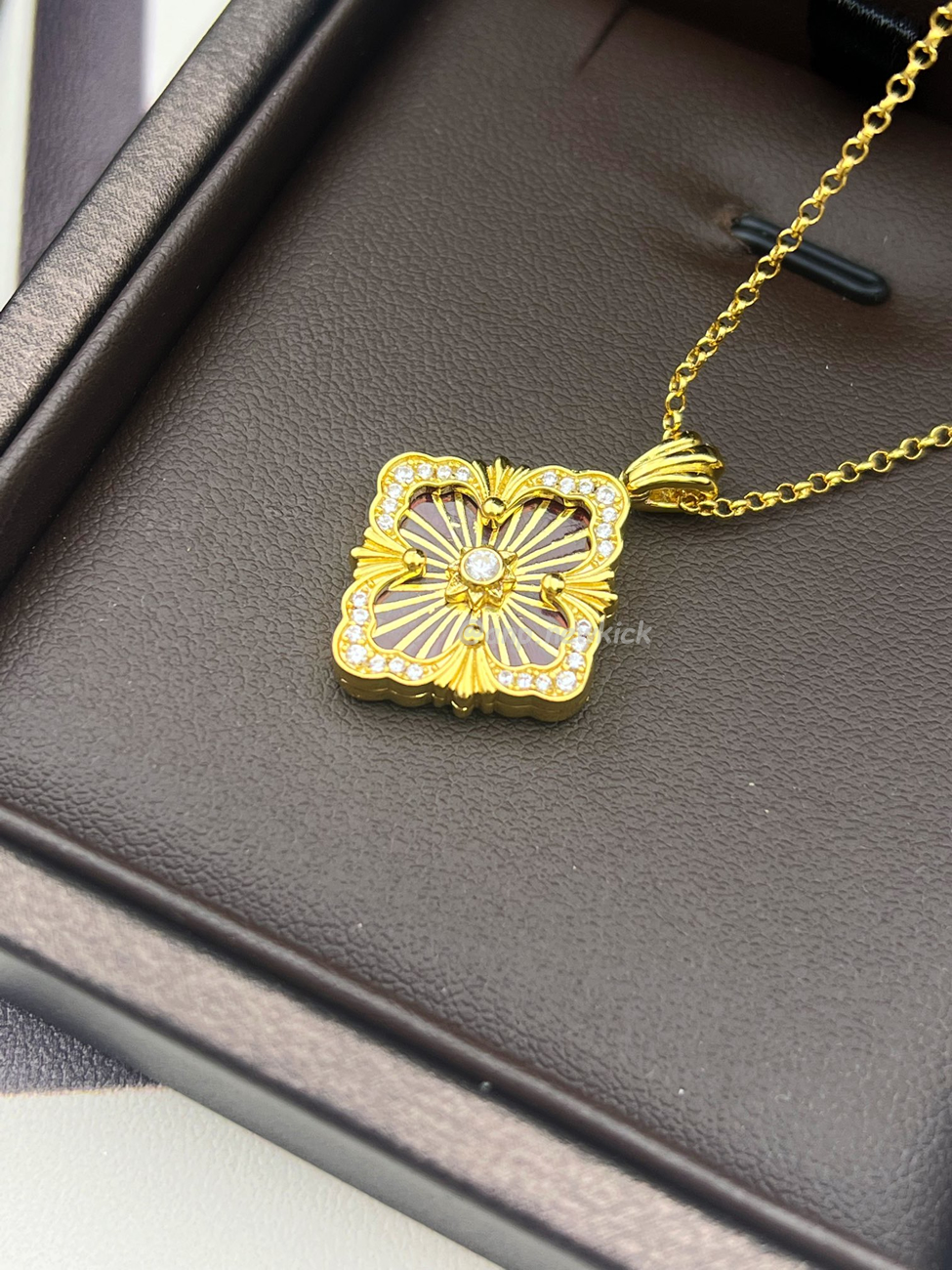 Buccellati Clover Jade Marrow Necklace (3) - www.newkick.org Buccellati Clover Jade Marrow Necklace (3) - www.newkick.org