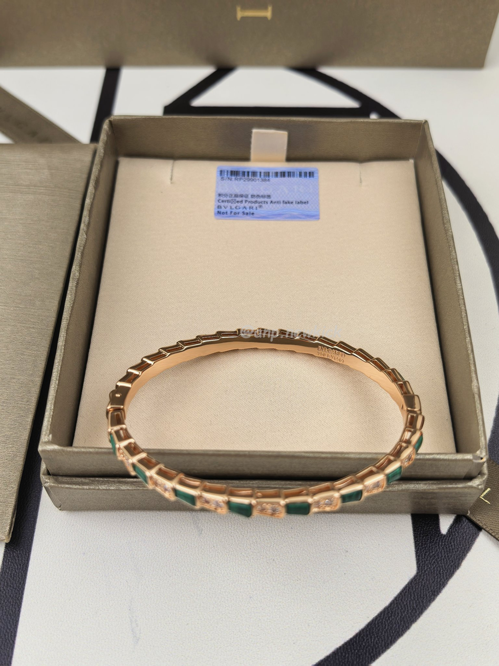Bulgari Peacock Stone Snake Bone Bracelet (3) - www.newkick.org Bulgari Peacock Stone Snake Bone Bracelet (3) - www.newkick.org