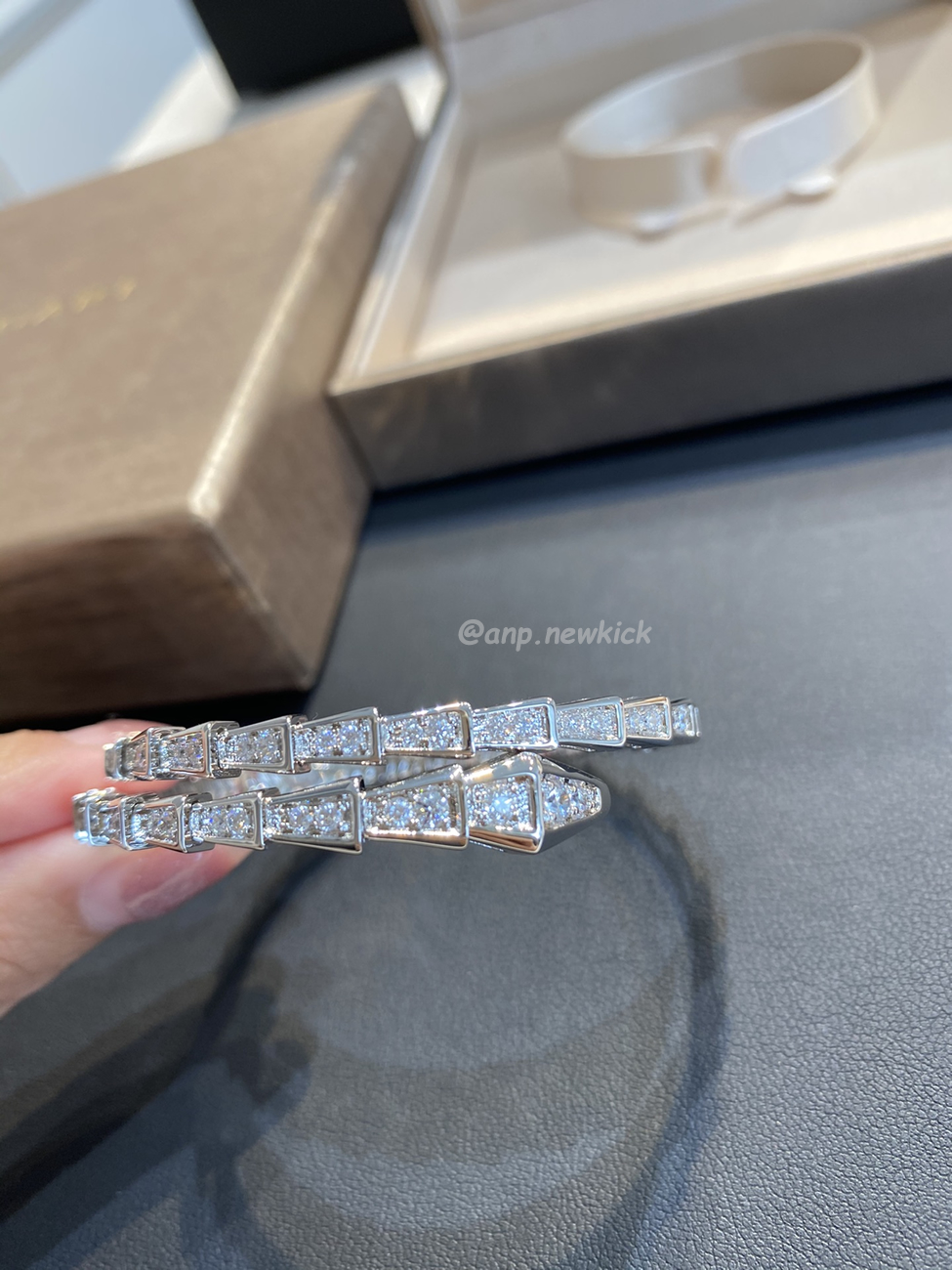 Bulgari Serpentine Full Diamond Bracelet (1) - www.newkick.org
