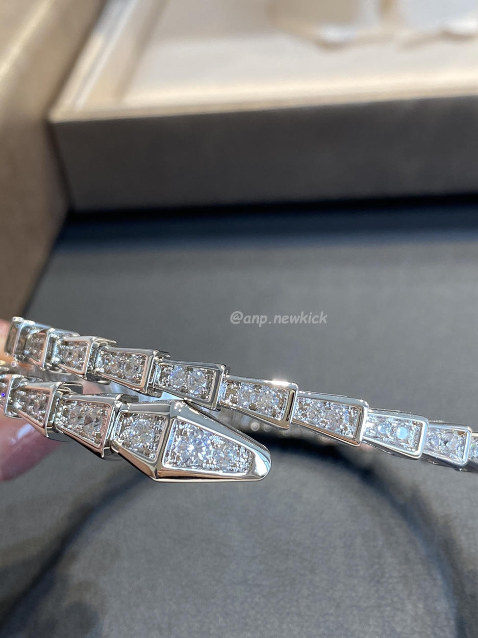 Bulgari Serpentine Full Diamond Bracelet (6) - www.newkick.org