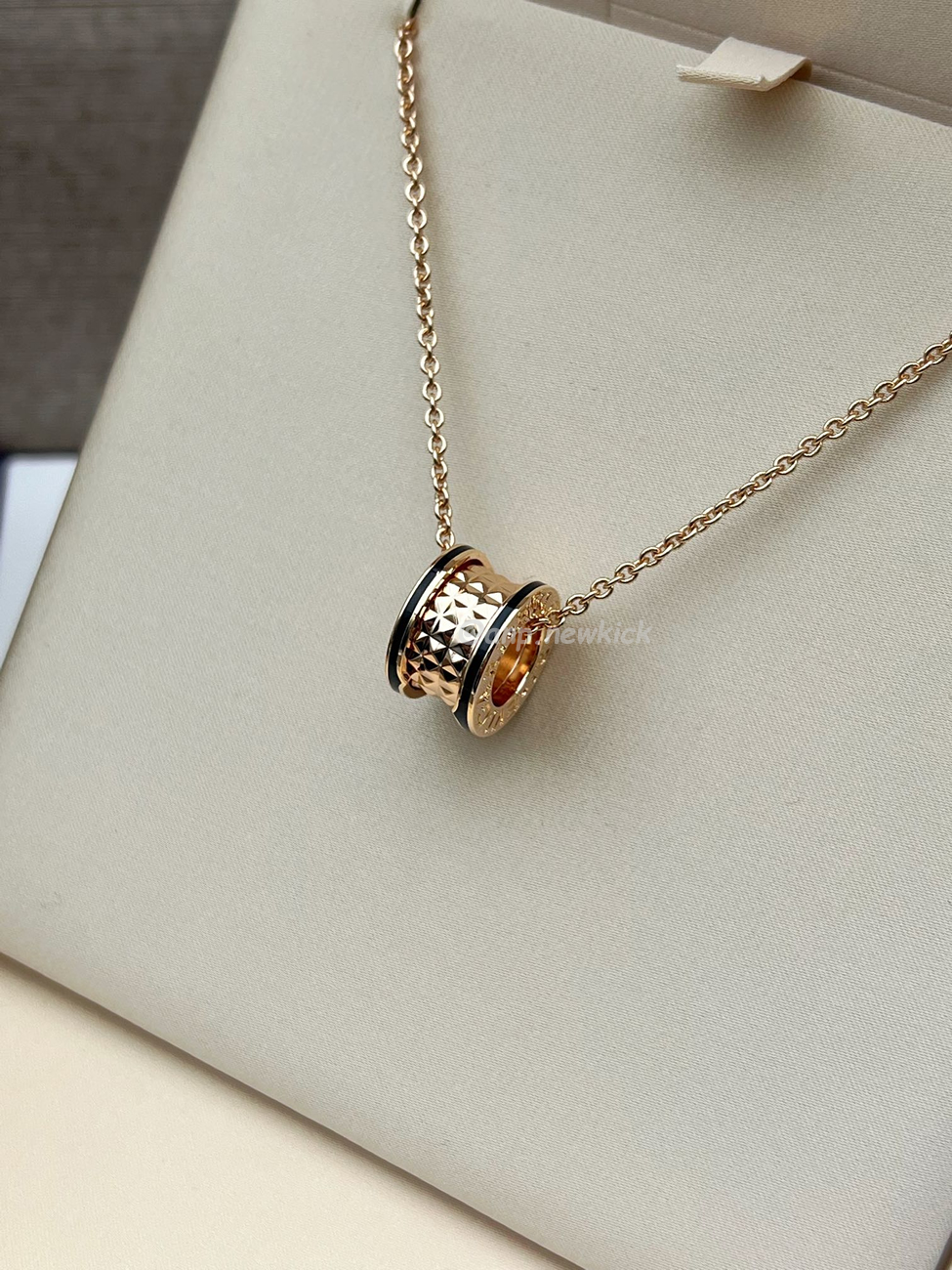 Bulgari Mini Dress Full Of Diamonds, Small Necklace (8) - www.newkick.vip Bulgari Mini Dress Full Of Diamonds, Small Necklace (8) - www.newkick.vip