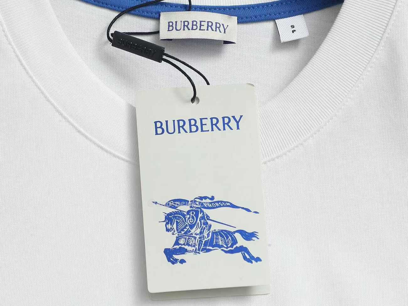 Burberry Equestrian Knight Detail Cotton T Shirt (2) - www.newkick.org Burberry Equestrian Knight Detail Cotton T Shirt (2) - www.newkick.org