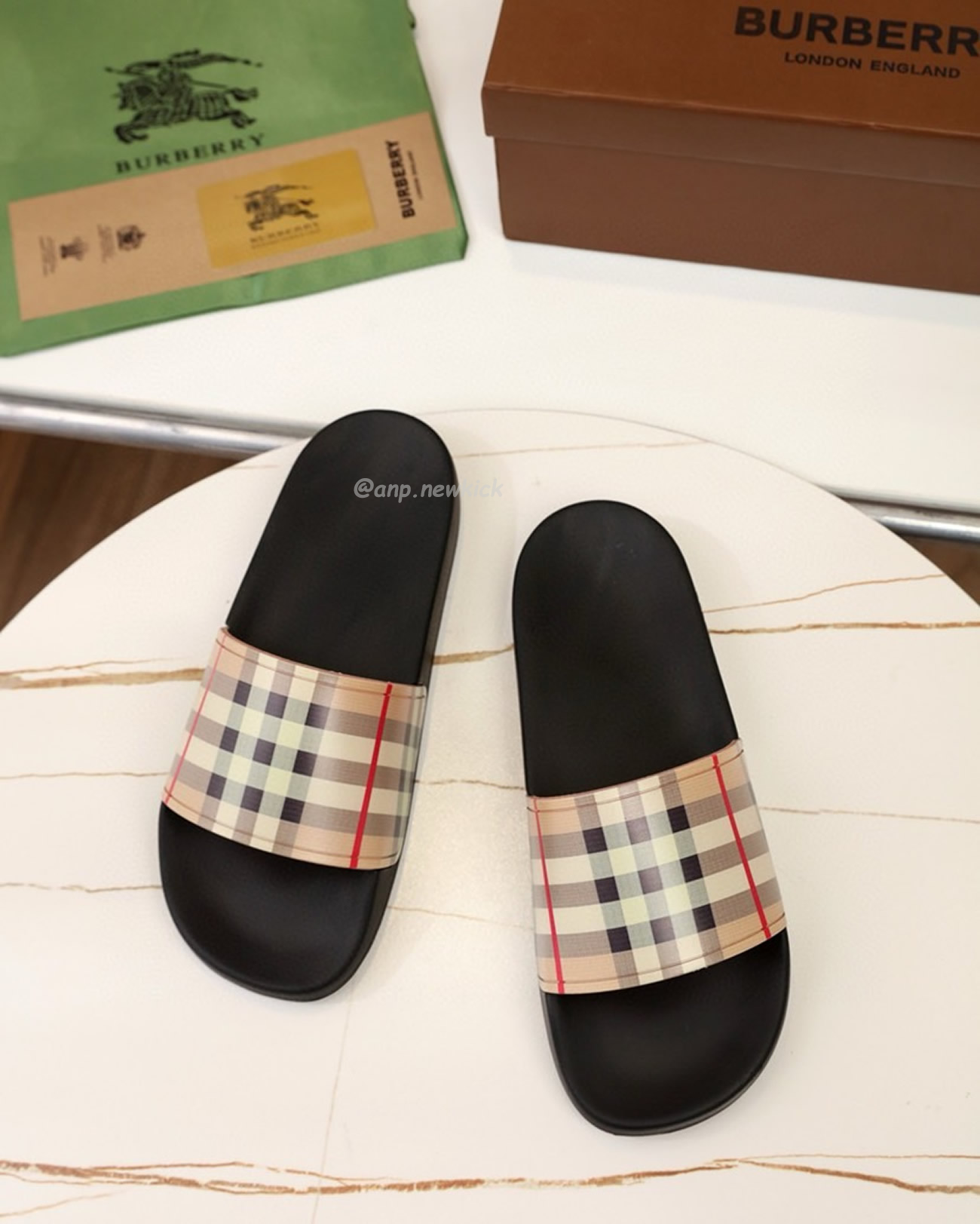 Burberry Vintage Check Slides Beige (2) - www.newkick.org Burberry Vintage Check Slides Beige (2) - www.newkick.org