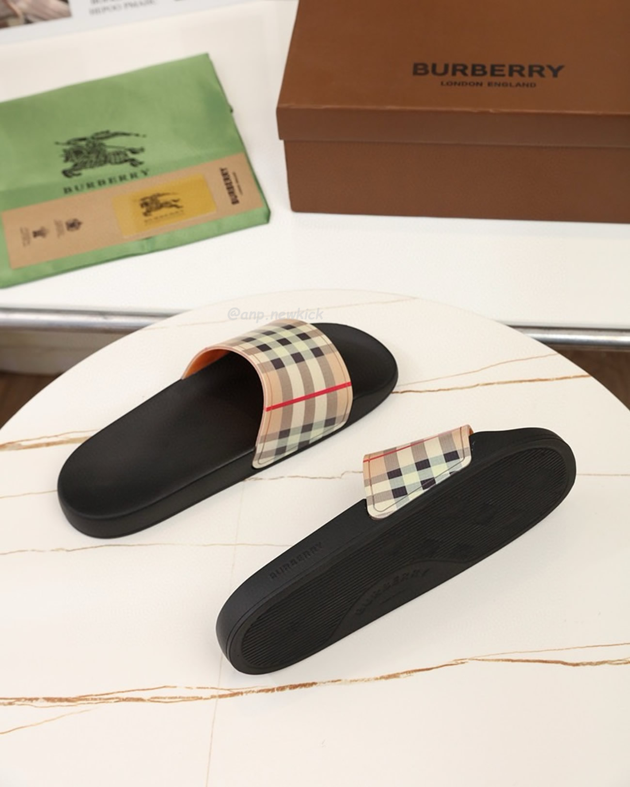 Burberry Vintage Check Slides Beige (5) - www.newkick.org Burberry Vintage Check Slides Beige (5) - www.newkick.org
