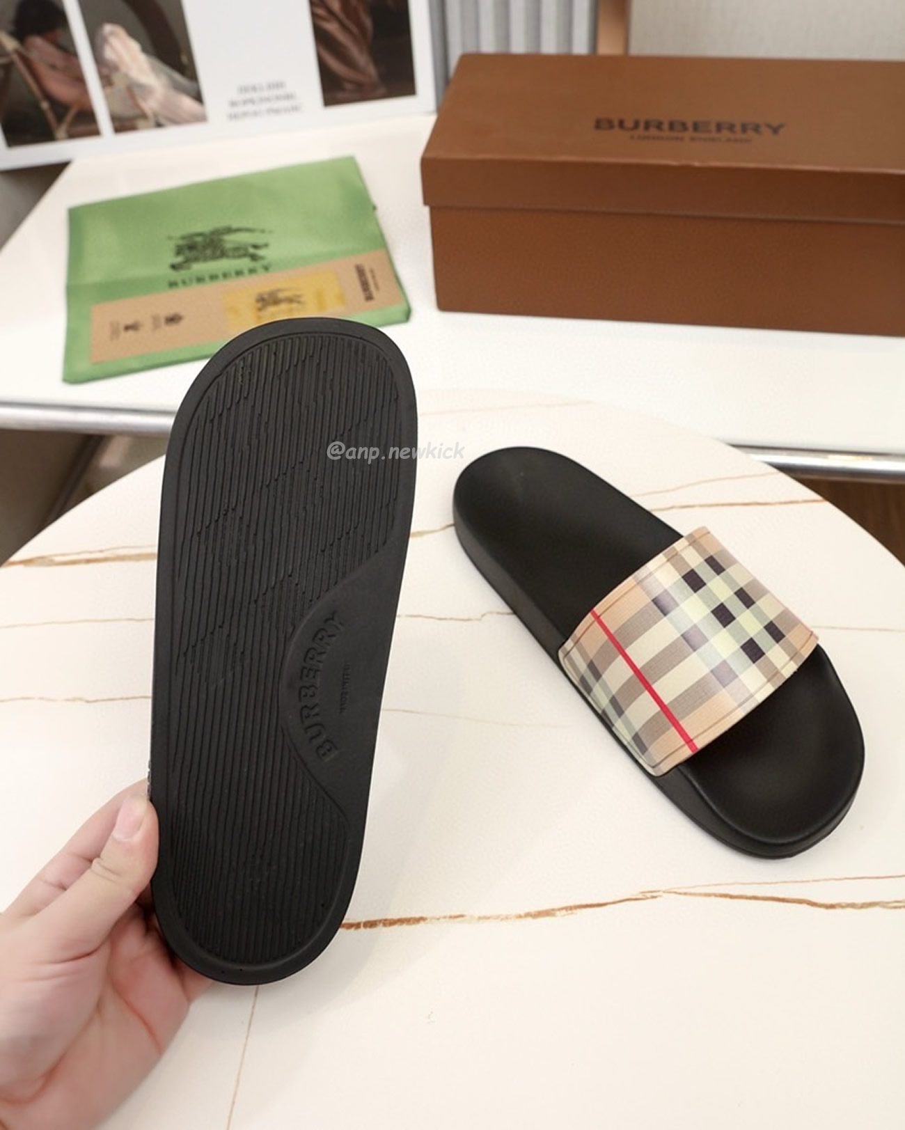 Burberry Vintage Check Slides Beige (6) - www.newkick.org Burberry Vintage Check Slides Beige (6) - www.newkick.org