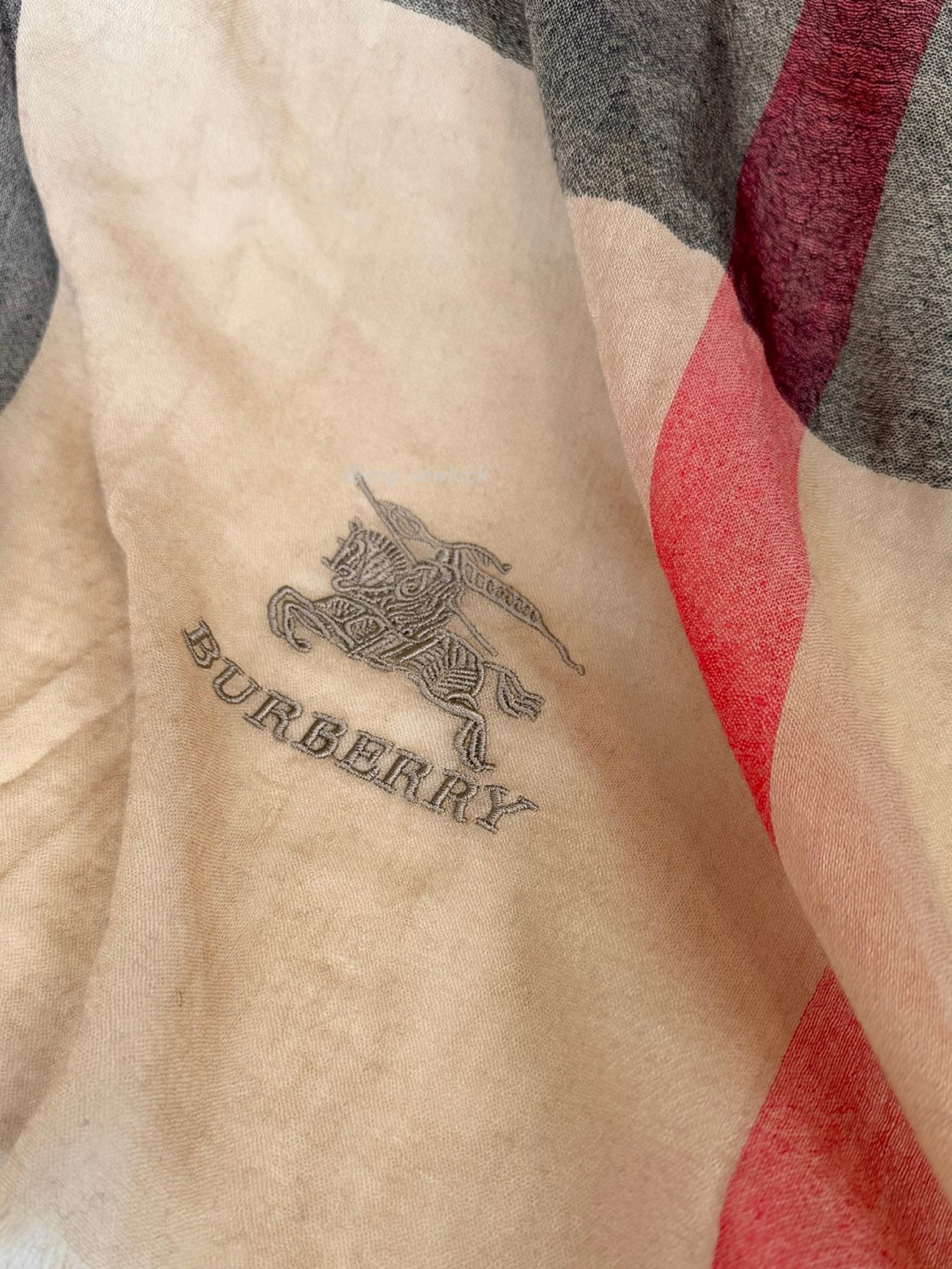 Burberry Vintage Check Cashmere Scarf 90x200cm (9) - www.newkick.vip Burberry Vintage Check Cashmere Scarf 90x200cm (9) - www.newkick.vip